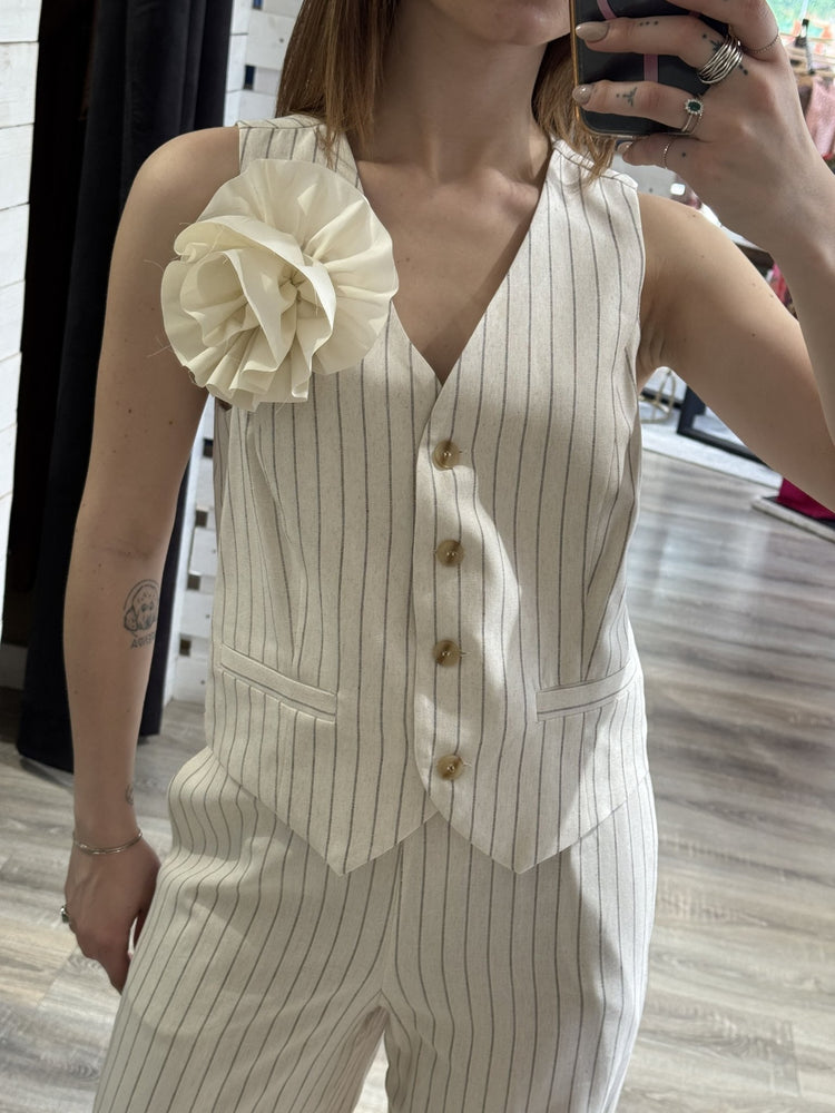 Completo gessato gilet+pantalone con spilla Susy Mix - GiuGiò | Shop online