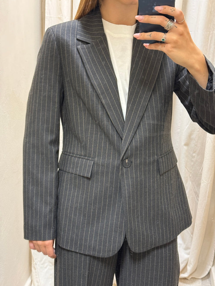 Giacca gessata taglio uomo Tensione In - GiuGiò | Shop online