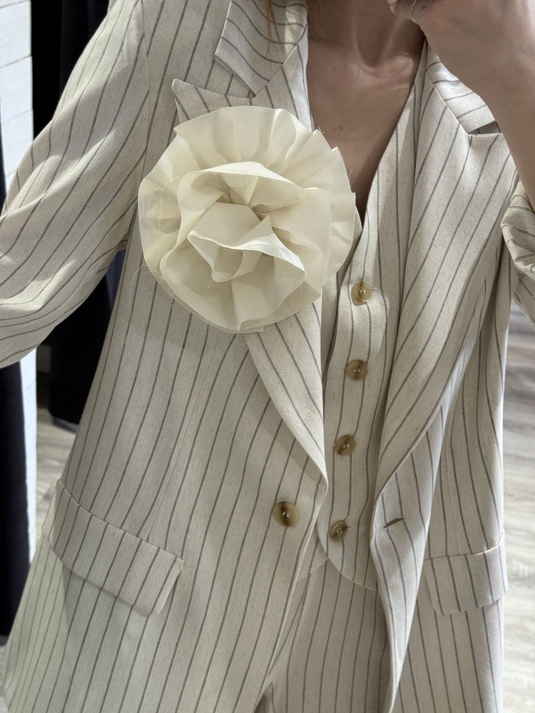 Giacca over gessata con spilla Susy Mix - GiuGiò | Shop online