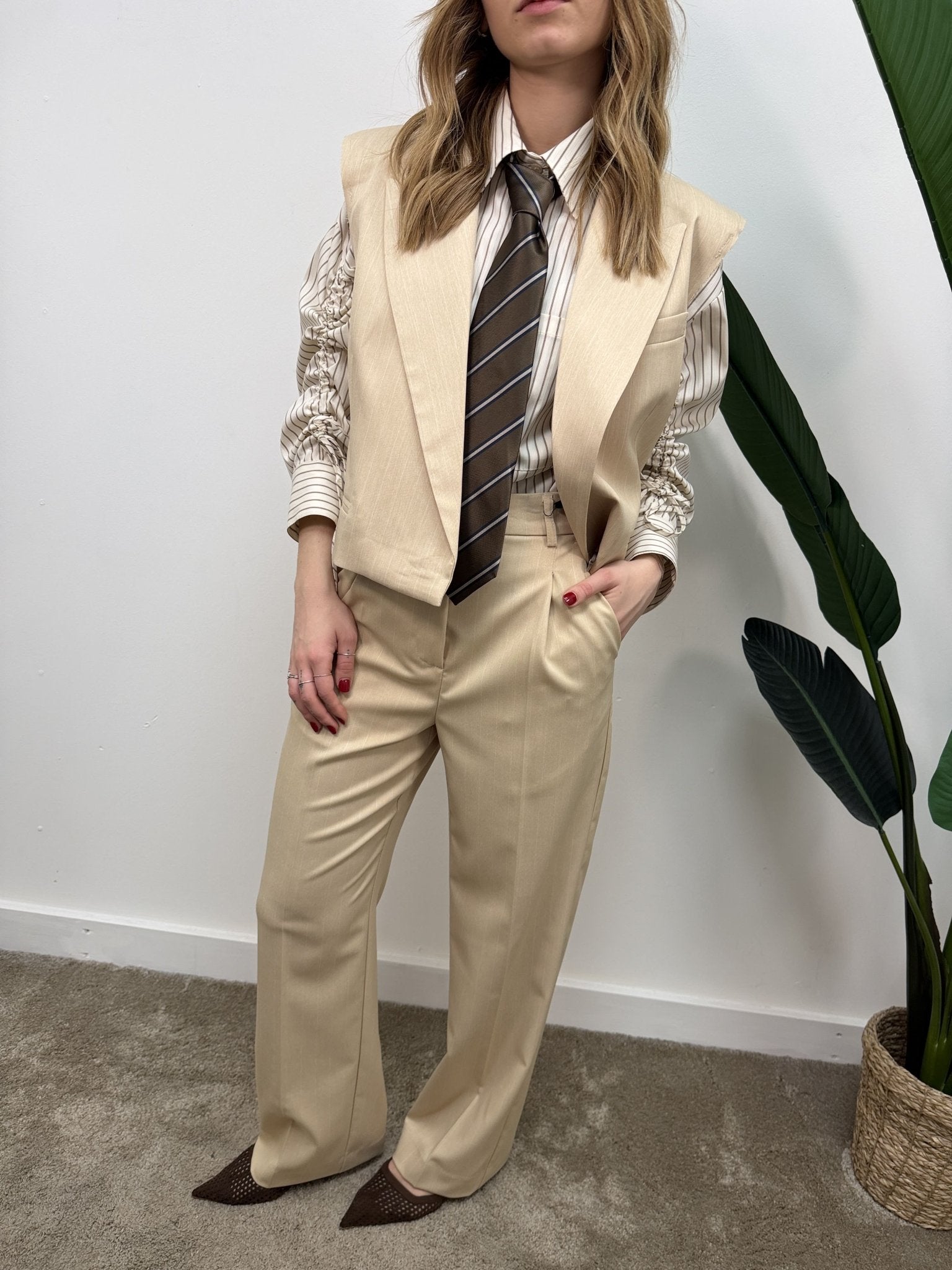 Gilet gessato crop con spalline VICOLO - GiuGiò | Shop online