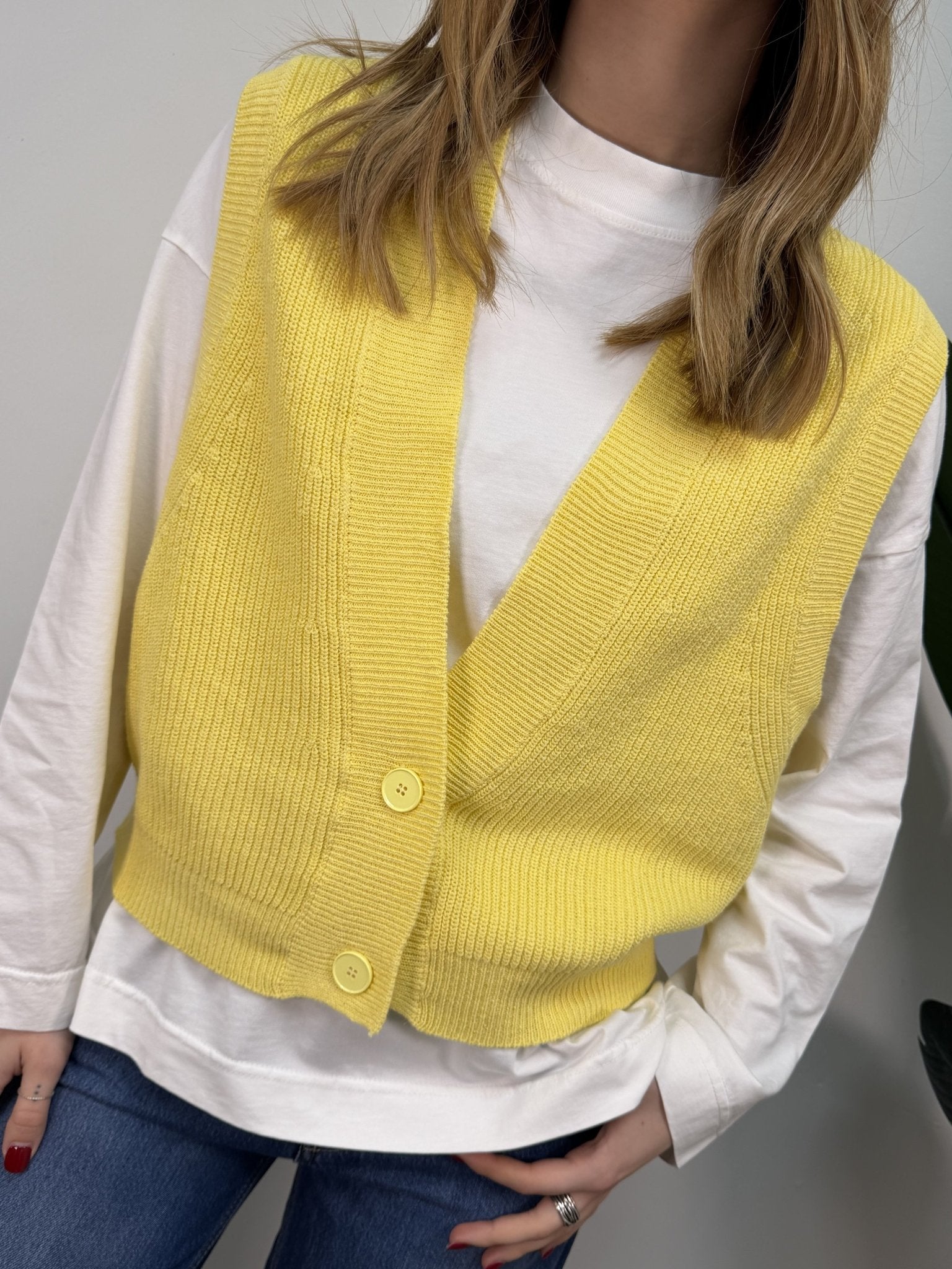 Gilet in filo scollo V due bottoni VICOLO - GiuGiò | Shop online