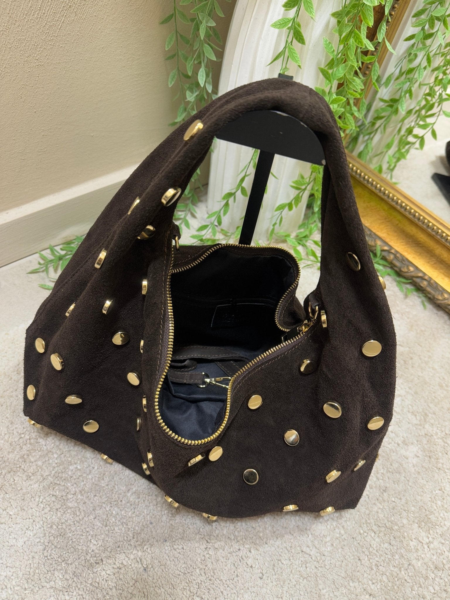 Hobo bag grande in pelle con borchie GiuGió - GiuGiò | Shop online