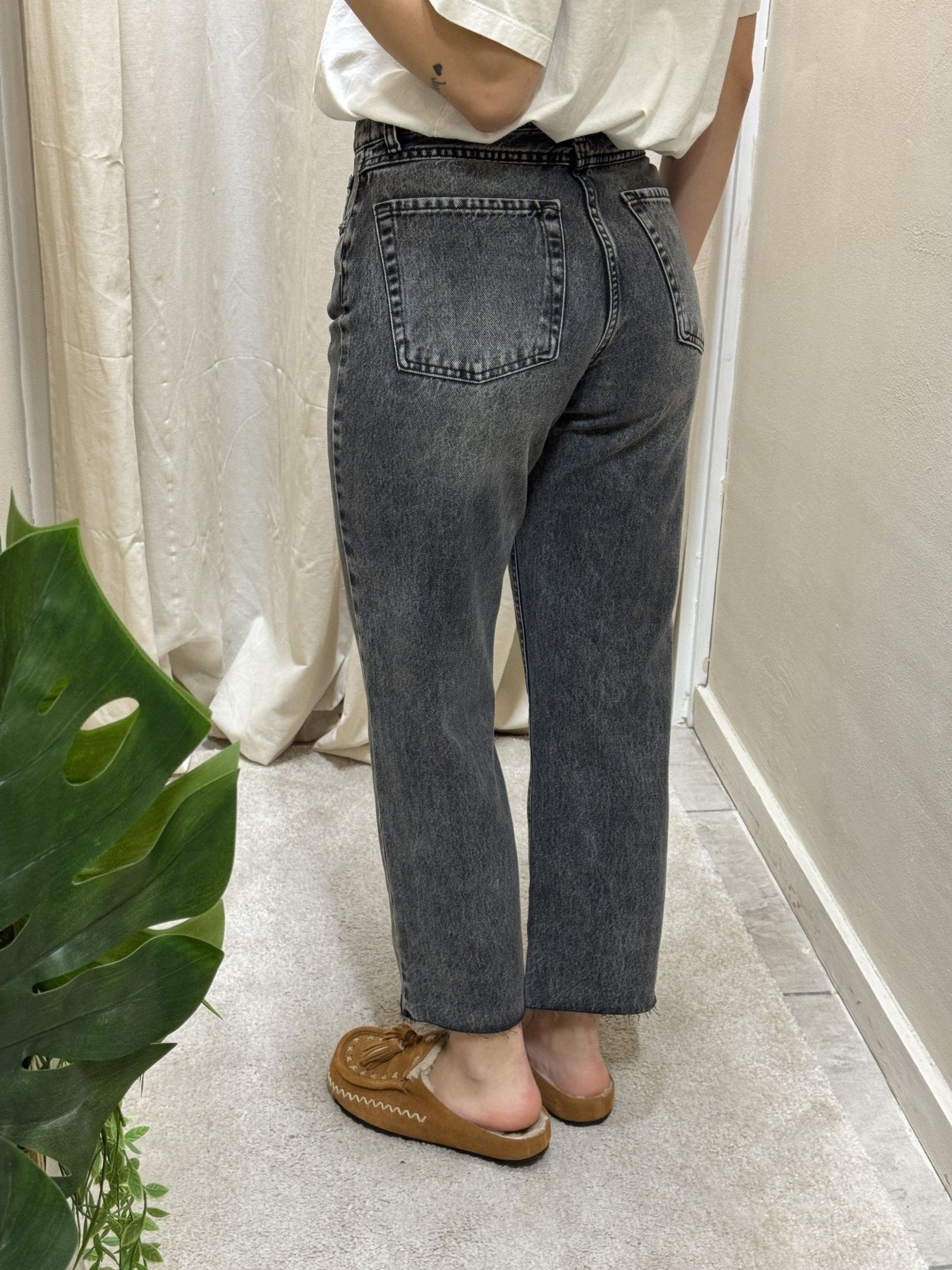 Jeans modello TOM sigaretta grigio Tensione In - GiuGiò | Shop online