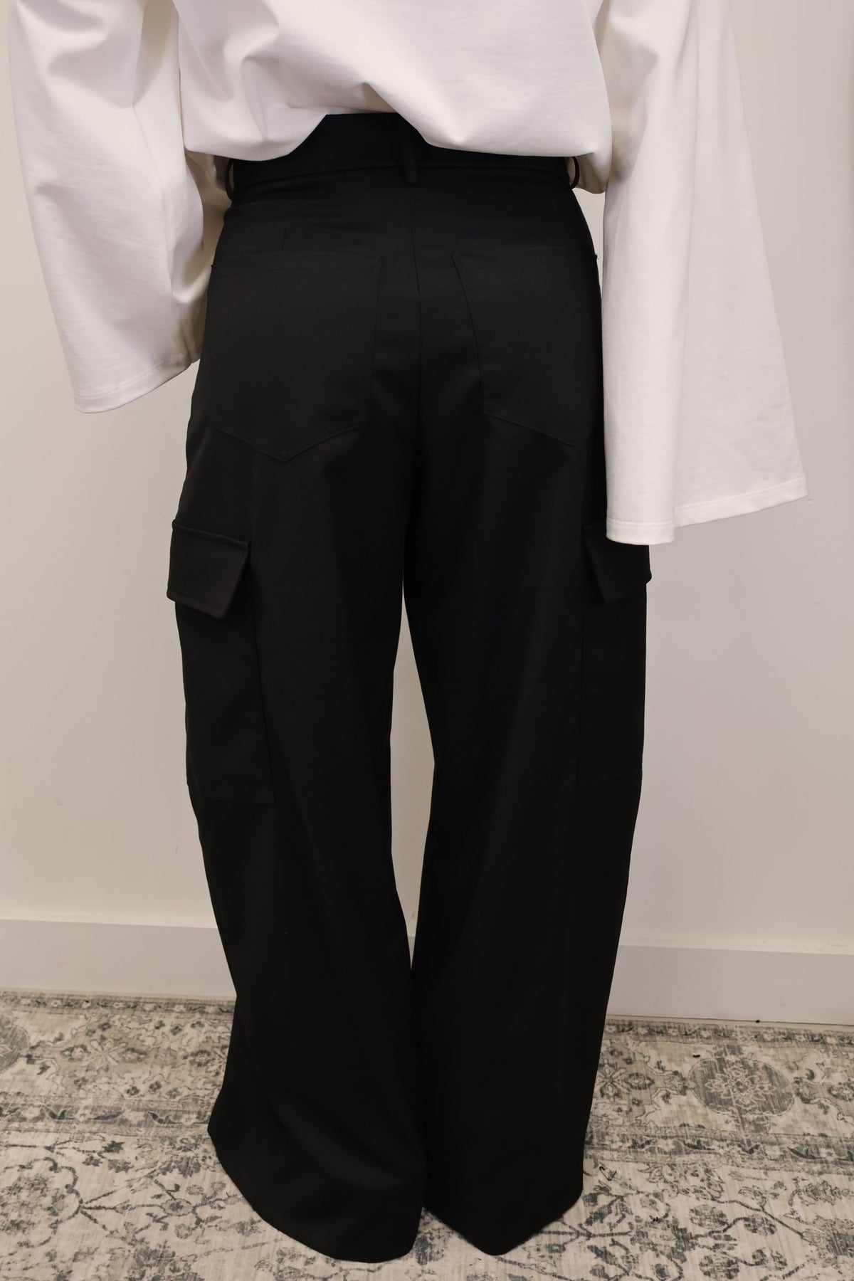 Pantalone barrel cargo nero Tensione In - GiuGiò | Shop online