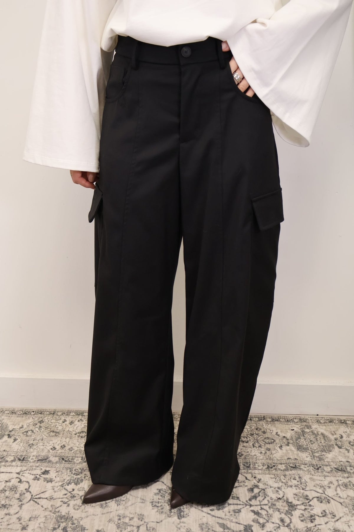 Pantalone barrel cargo nero Tensione In - GiuGiò | Shop online
