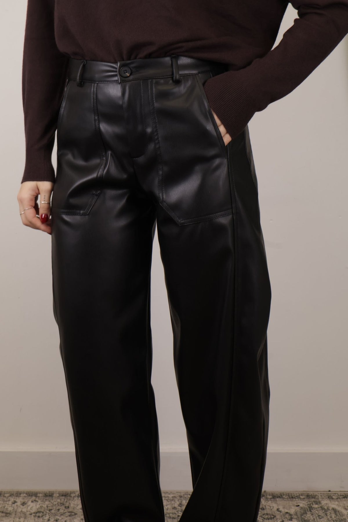 Pantalone barrel ecopelle Susy Mix - GiuGiò | Shop online