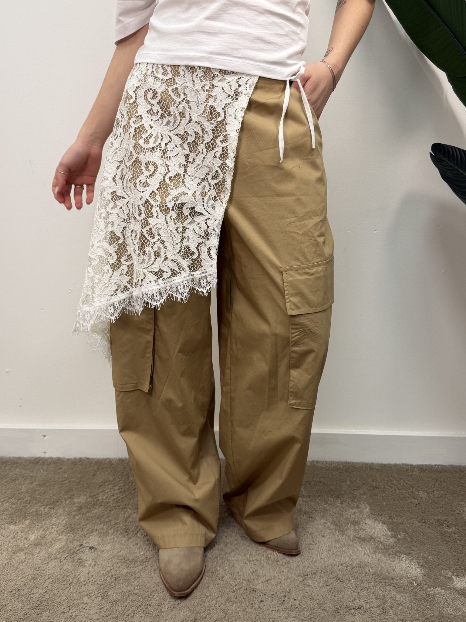 Pantalone cargo con pareo pizzo Susy Mix - GiuGiò | Shop online