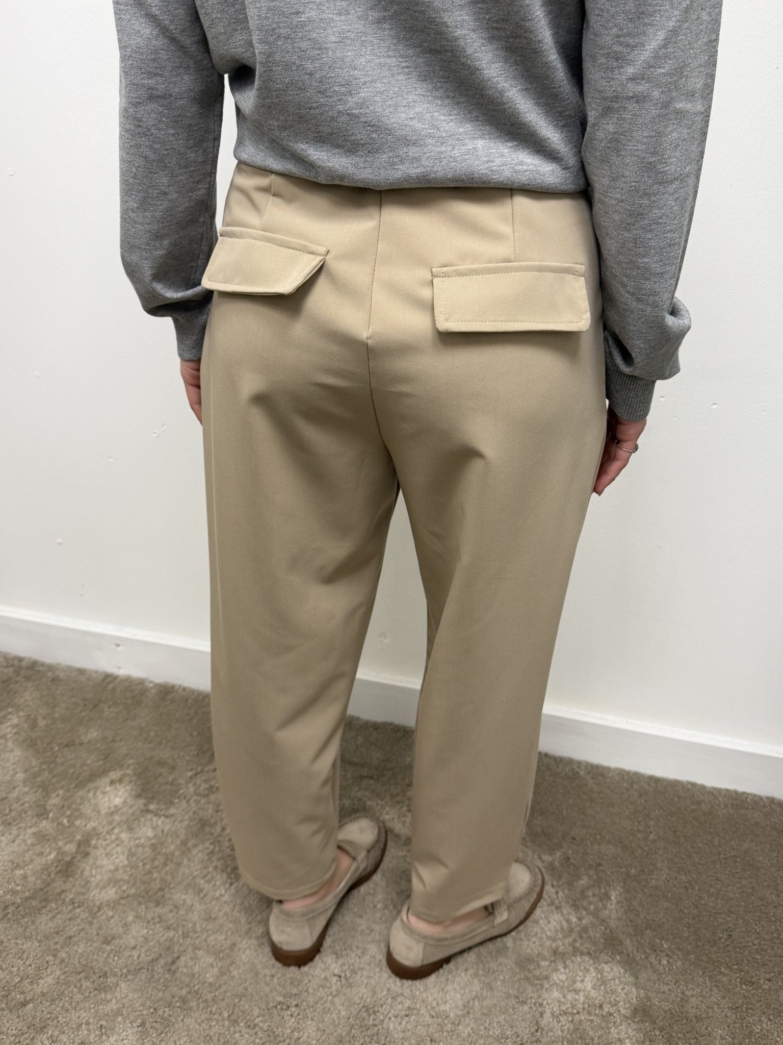 Pantalone carrot con pinces MyD - GiuGiò | Shop online