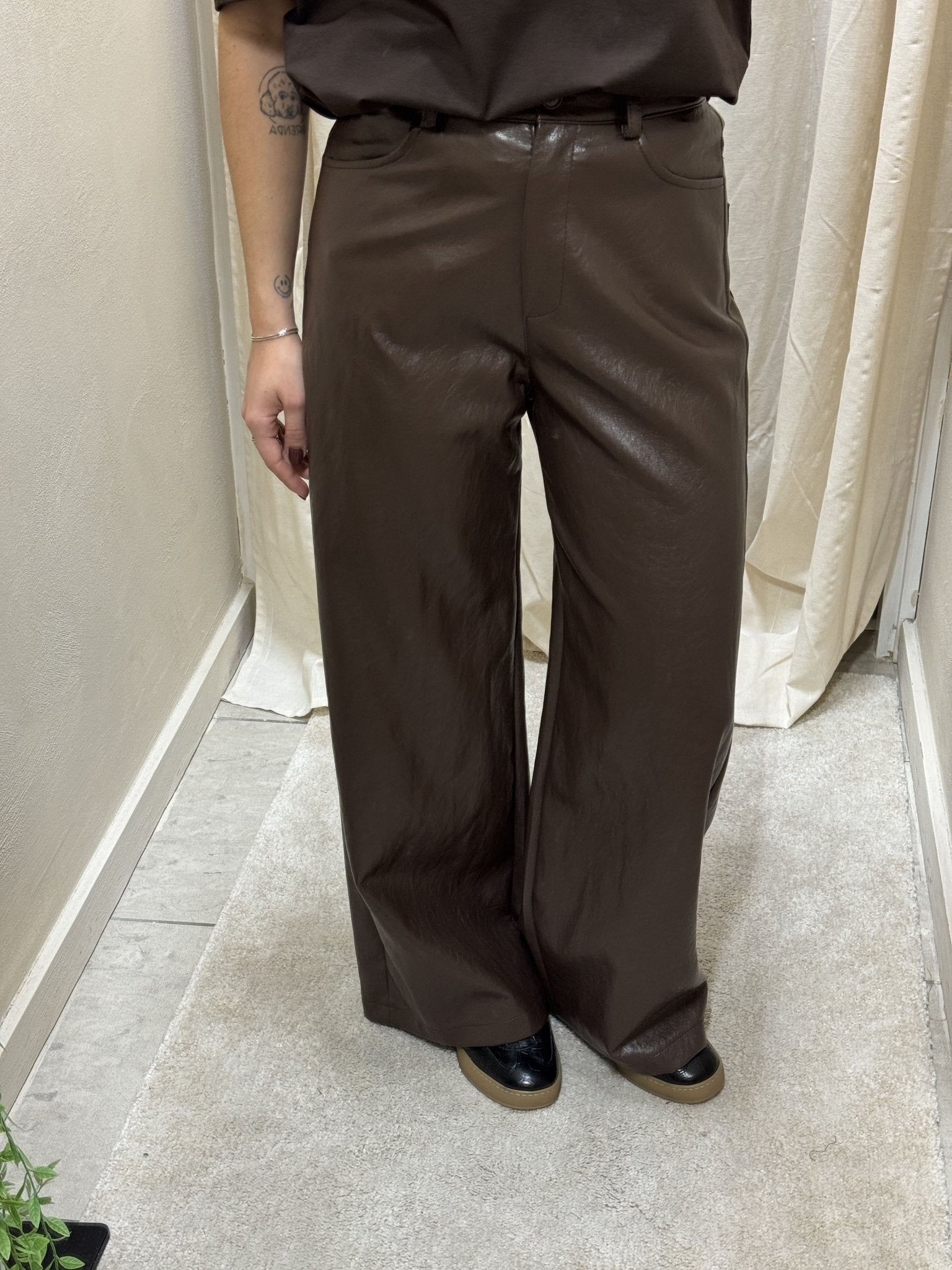 Pantalone GIUSI in ecopelle stropicciata Tensione In - GiuGiò | Shop online