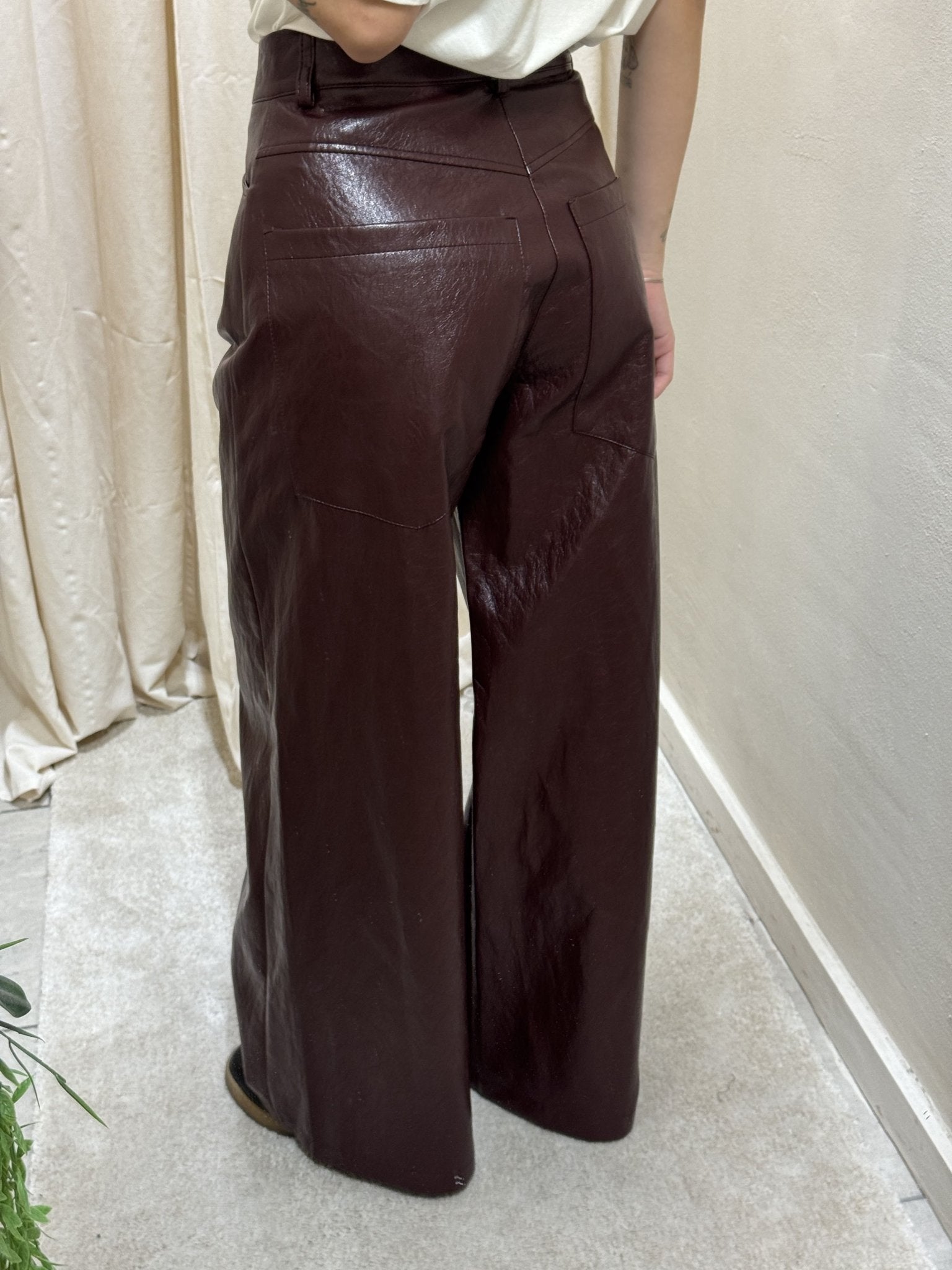 Pantalone GIUSI in ecopelle stropicciata Tensione In - GiuGiò | Shop online