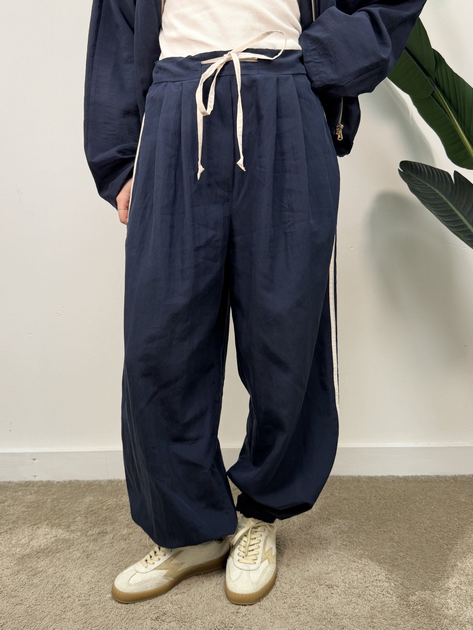 Pantalone in lyocell con bande laterali VICOLO - GiuGiò | Shop online