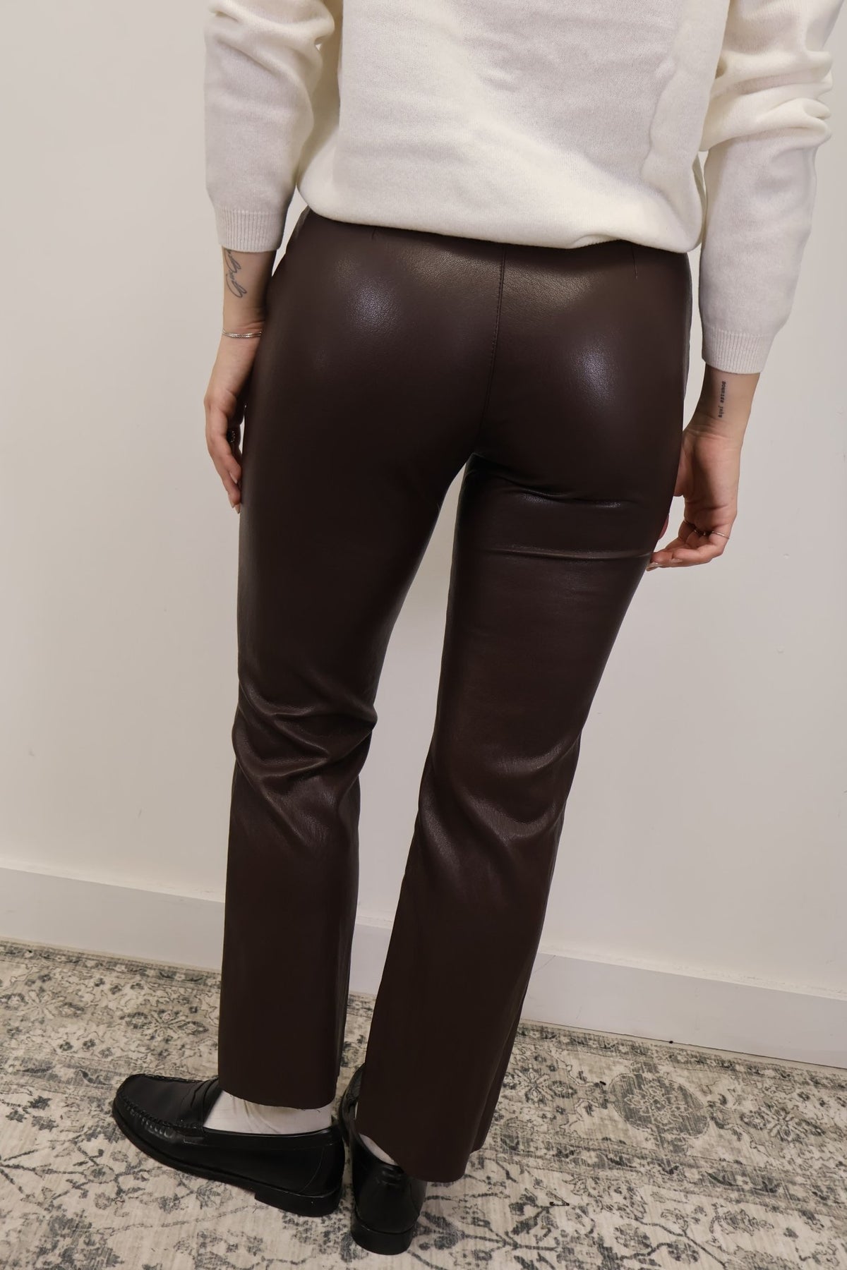Pantalone mini flare ecopelle marrone Tensione In - GiuGiò | Shop online