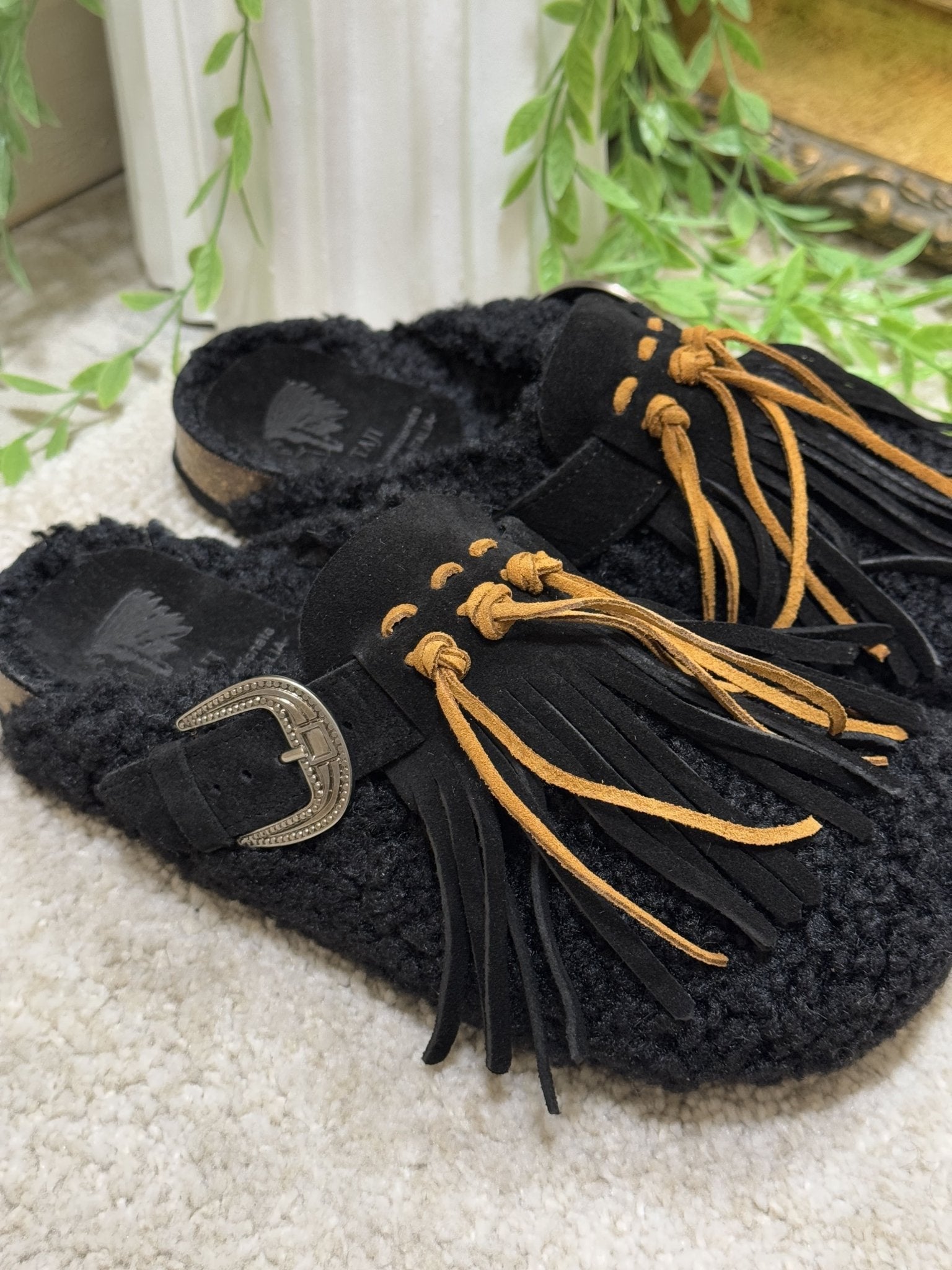 Sabot Borreguillo in sherpa con frange Taji - GiuGiò | Shop online