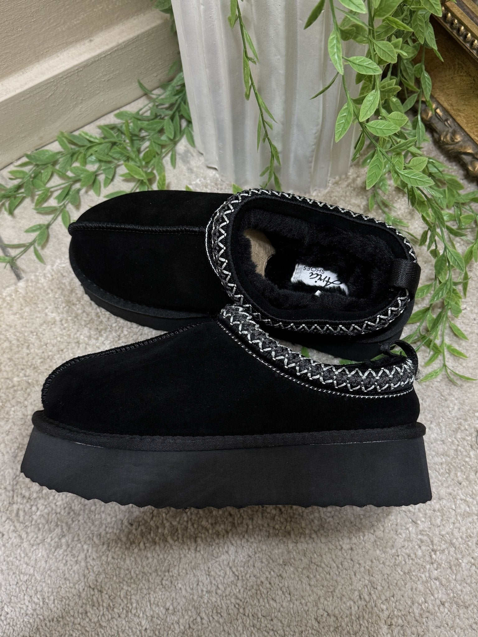 Sabot in pelle scamosciata con passamanerie Aria - GiuGiò | Shop online