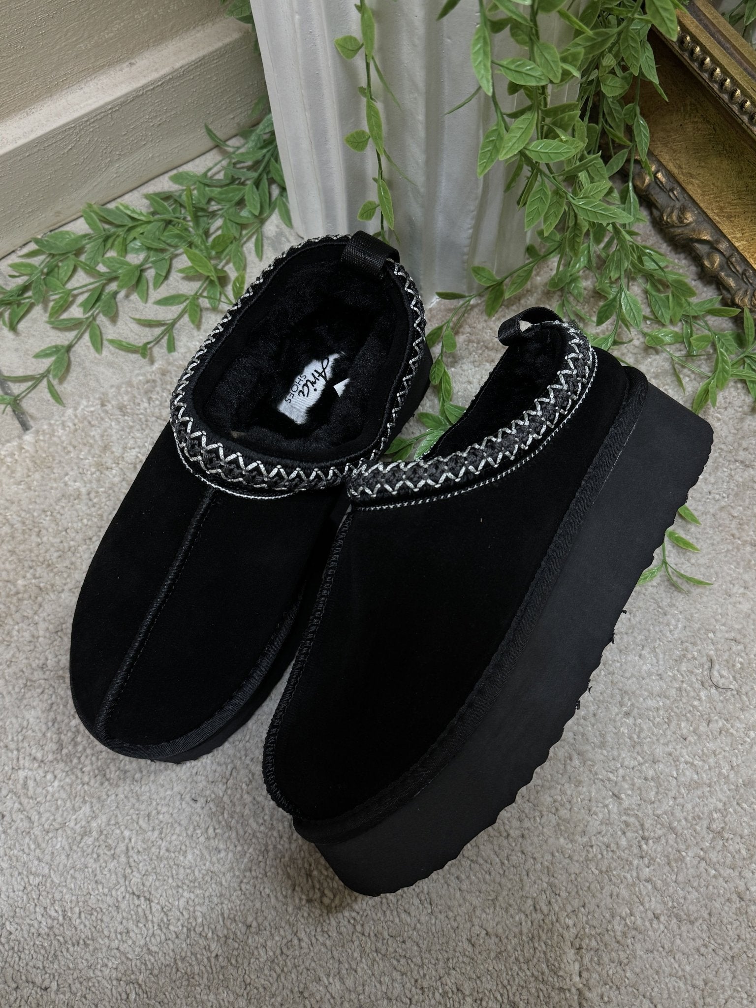 Sabot in pelle scamosciata con passamanerie Aria - GiuGiò | Shop online