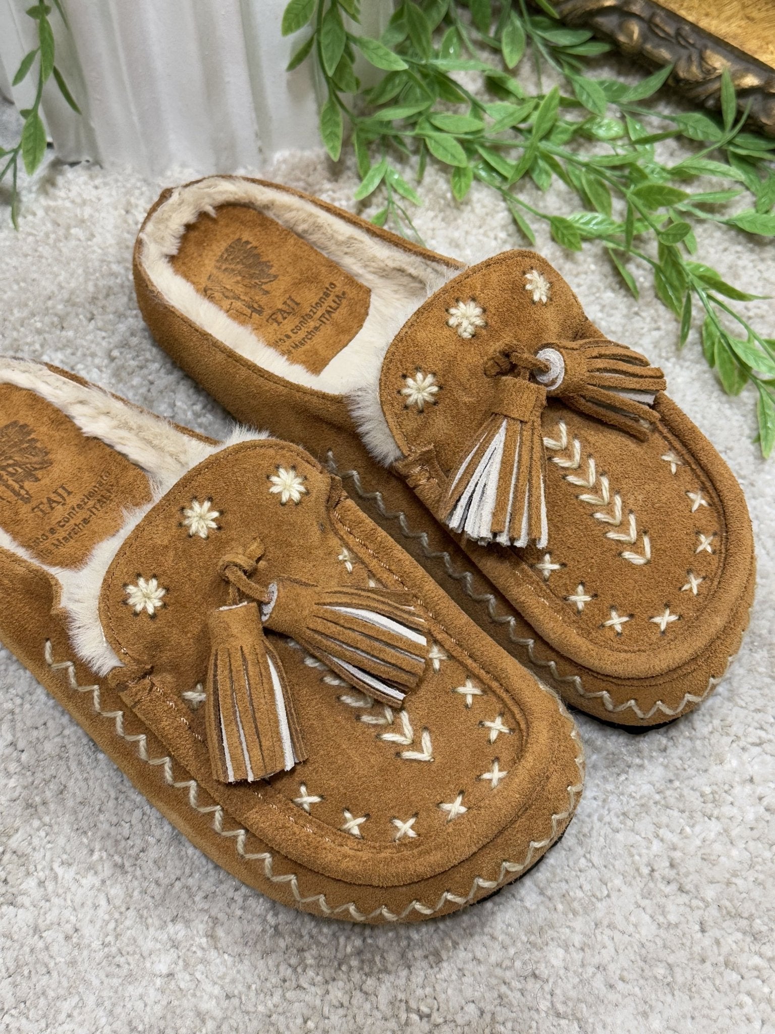 Sabot Kai con nappine e ricamo Taji - GiuGiò | Shop online