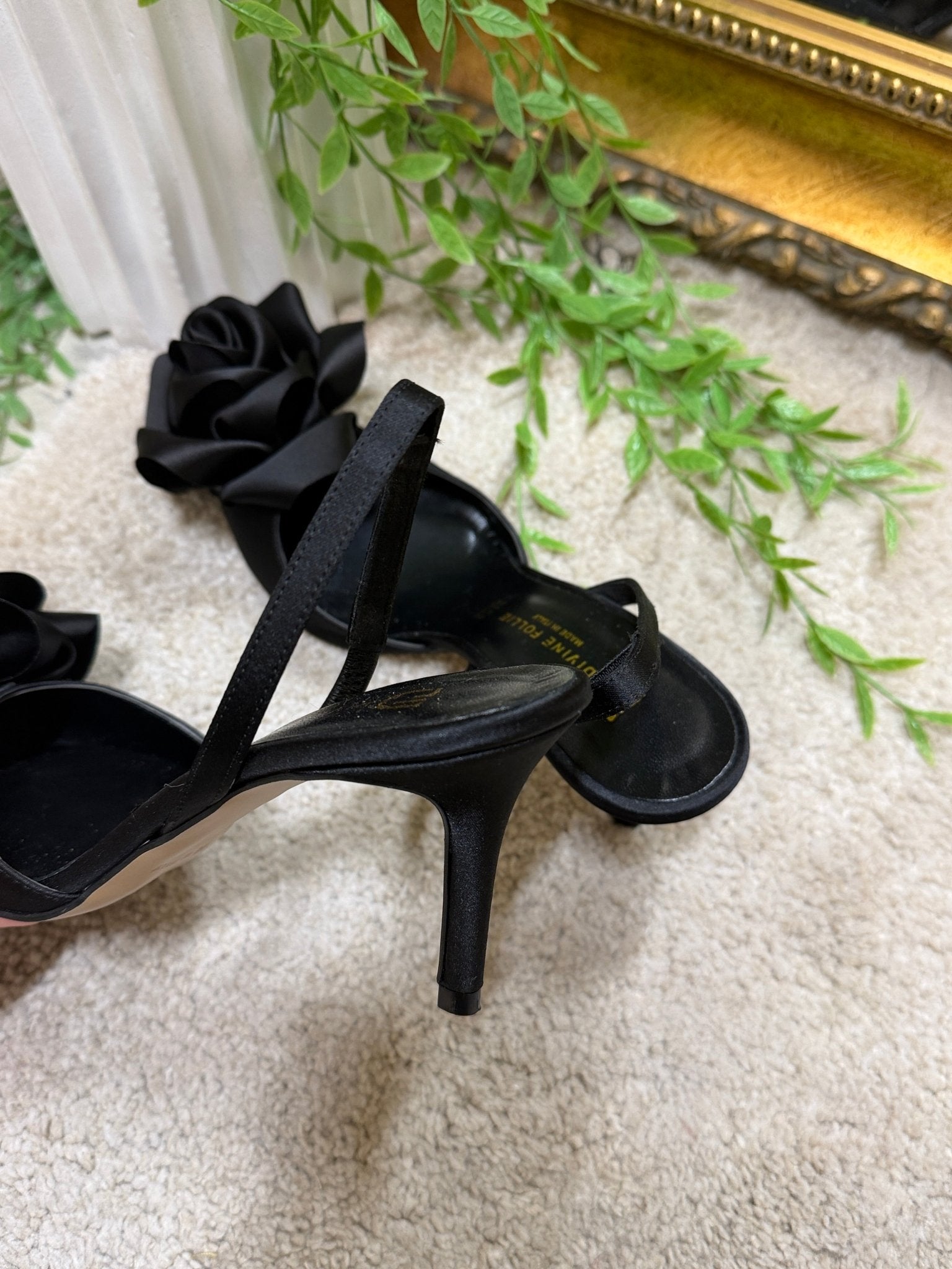 Slingback in raso con fiore maxi Divine Follie - GiuGiò | Shop online