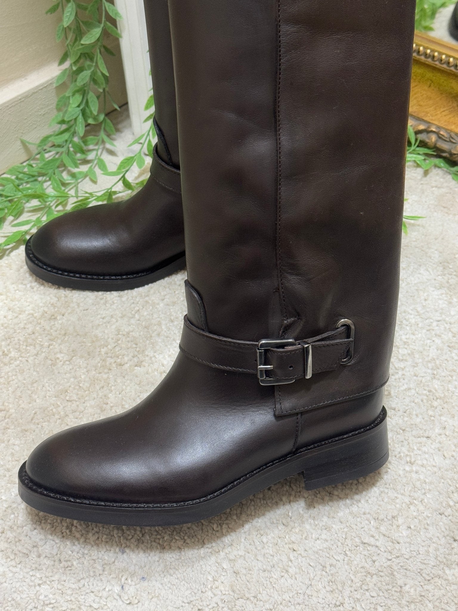 Stivale cavallerizzo alto in pelle con fibbia Noa - GiuGiò | Shop online