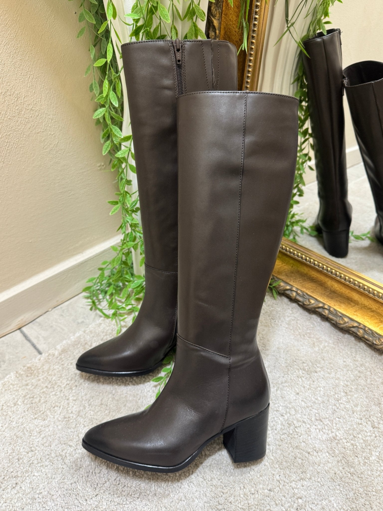 Stivale in pelle con tacco Noa - GiuGiò | Shop online