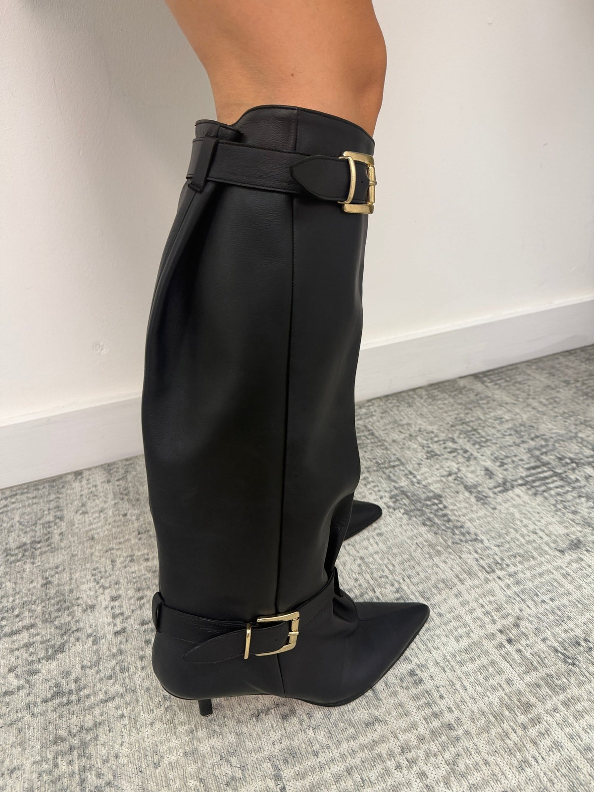 Stivale Vittoria in pelle con fibbie Noa - GiuGiò | Shop online
