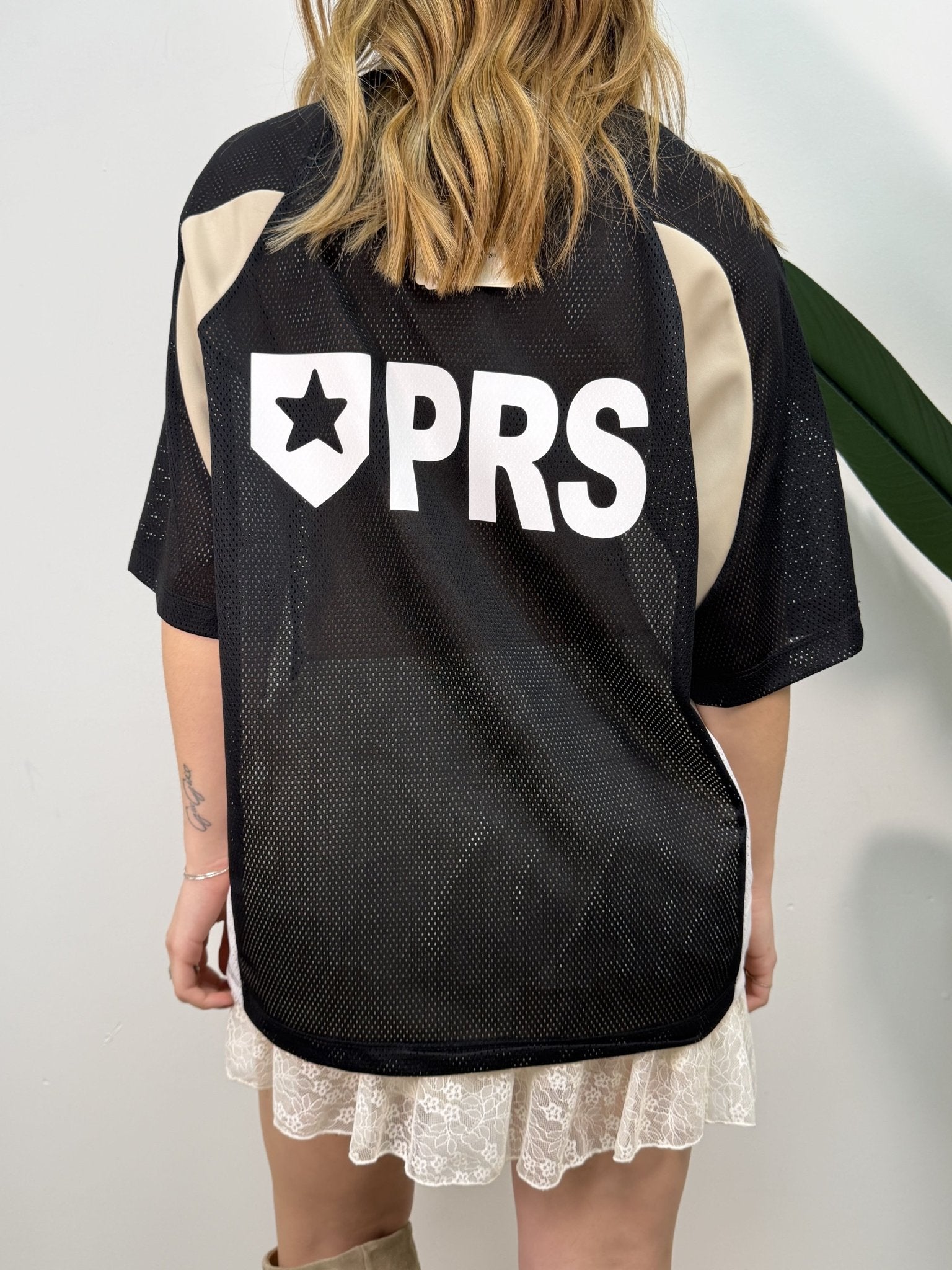 T-Shirt basket over in rete VICOLO - GiuGiò | Shop online