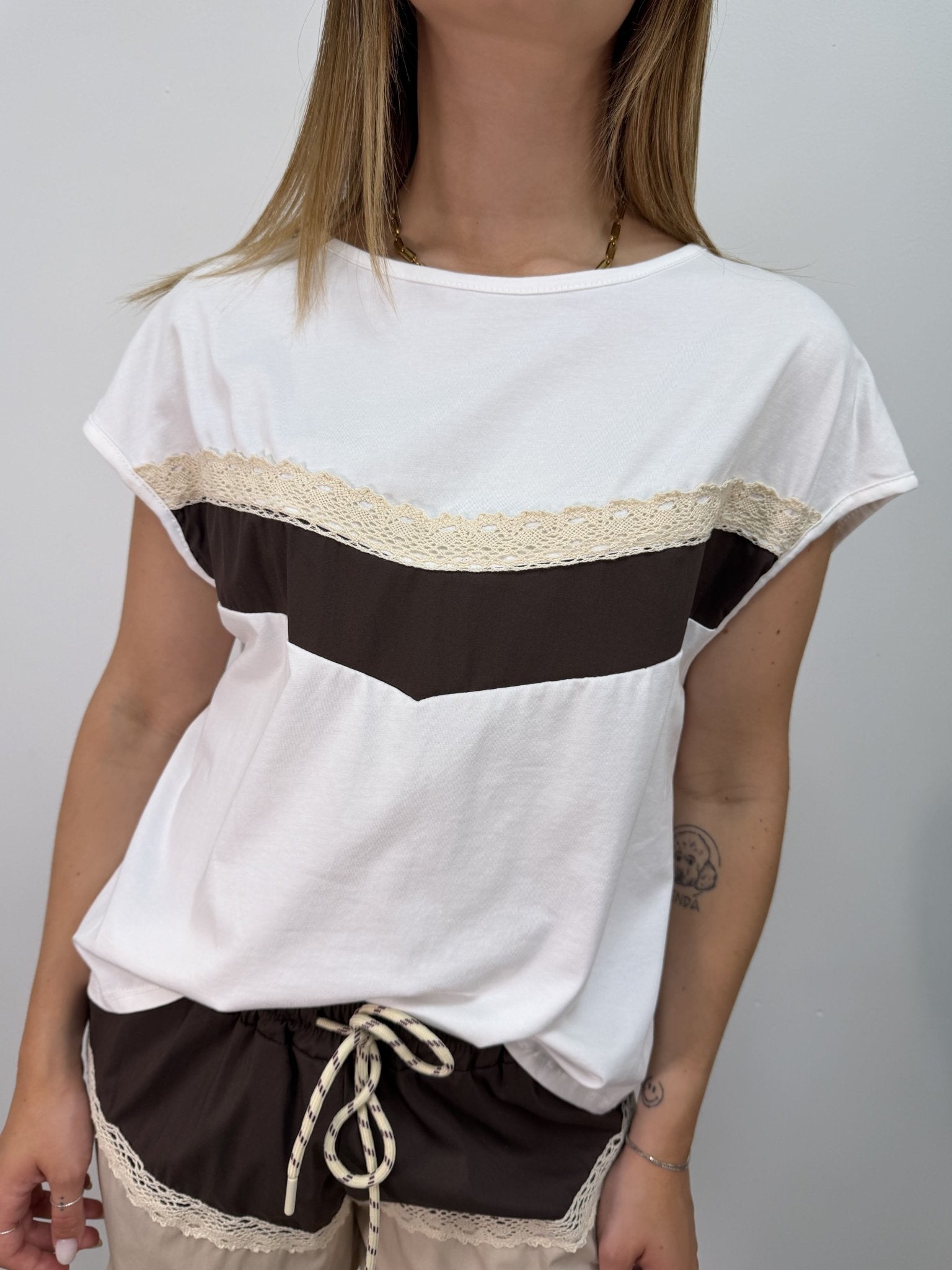 T-shirt girocollo con banda colorata Susy Mix - GiuGiò | Shop online