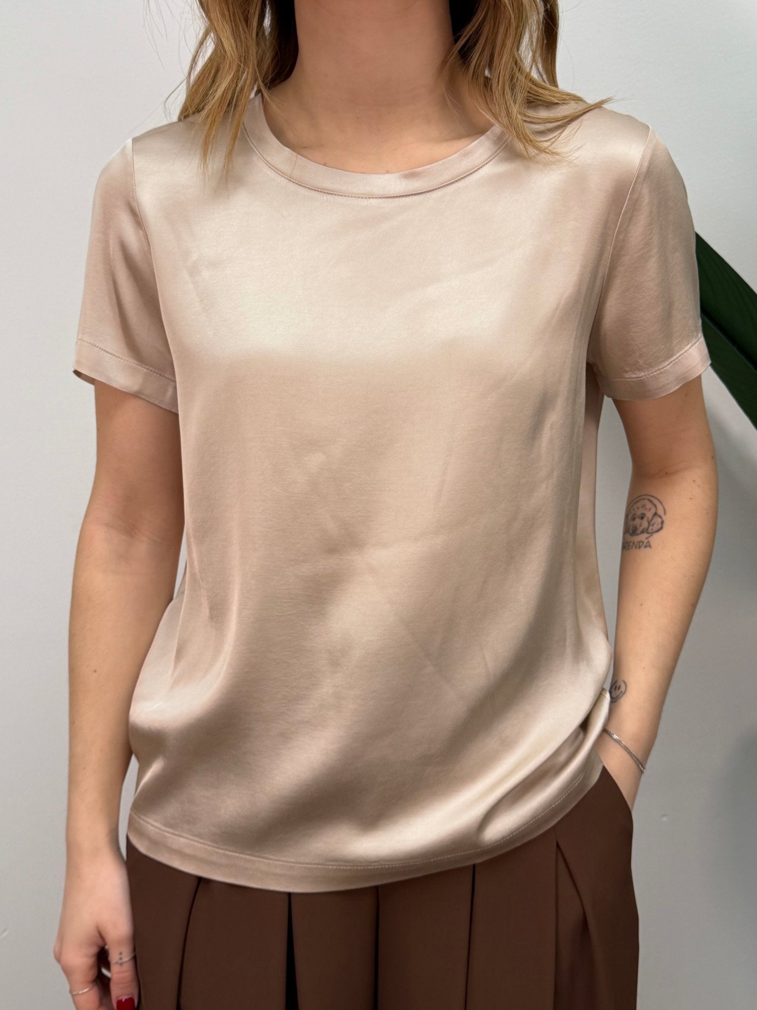 T-Shirt girocollo in viscosa VICOLO - GiuGiò | Shop online