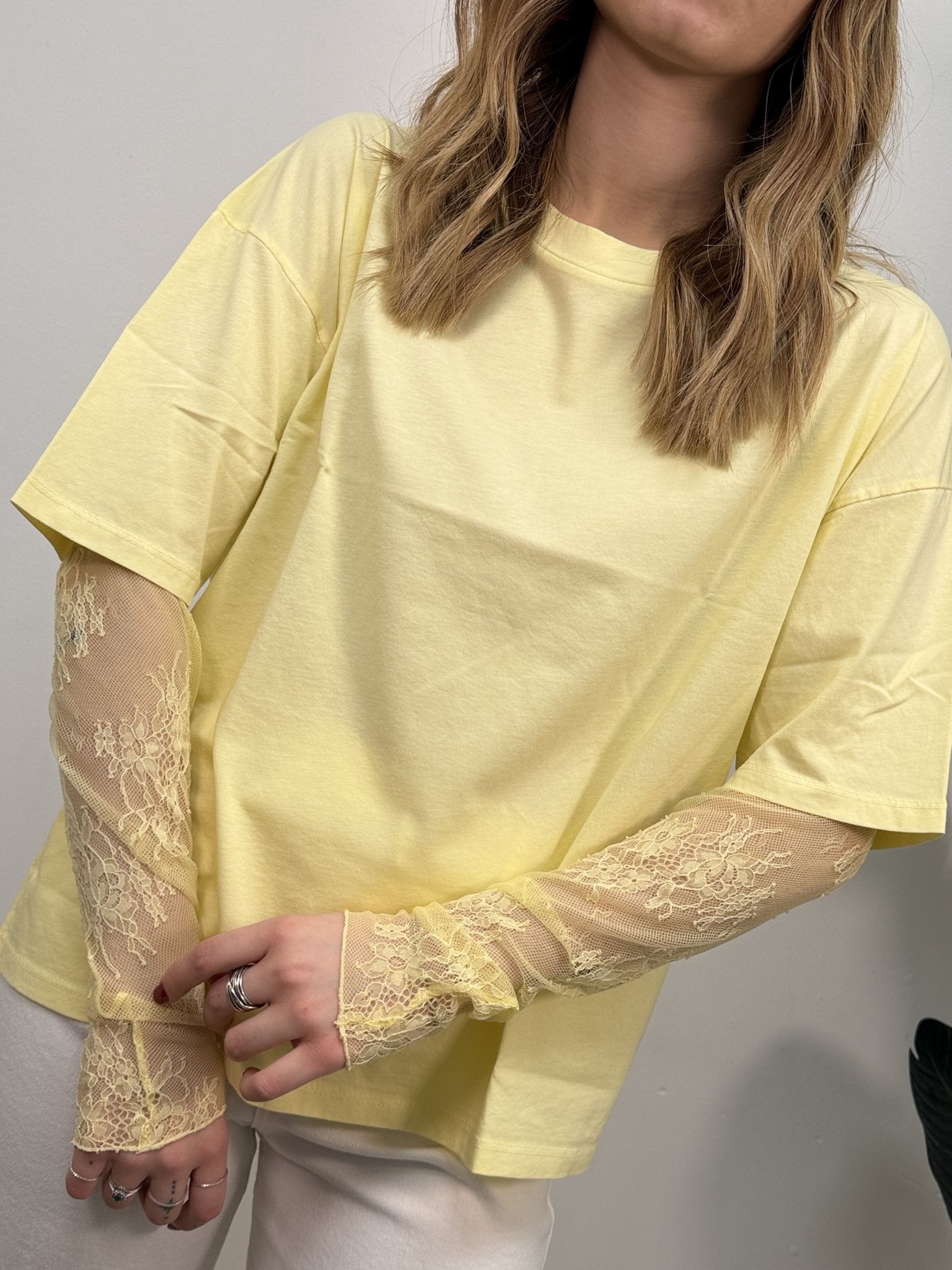 T-shirt girocollo mezza manica con inserto pizzo Susy Mix - GiuGiò | Shop online