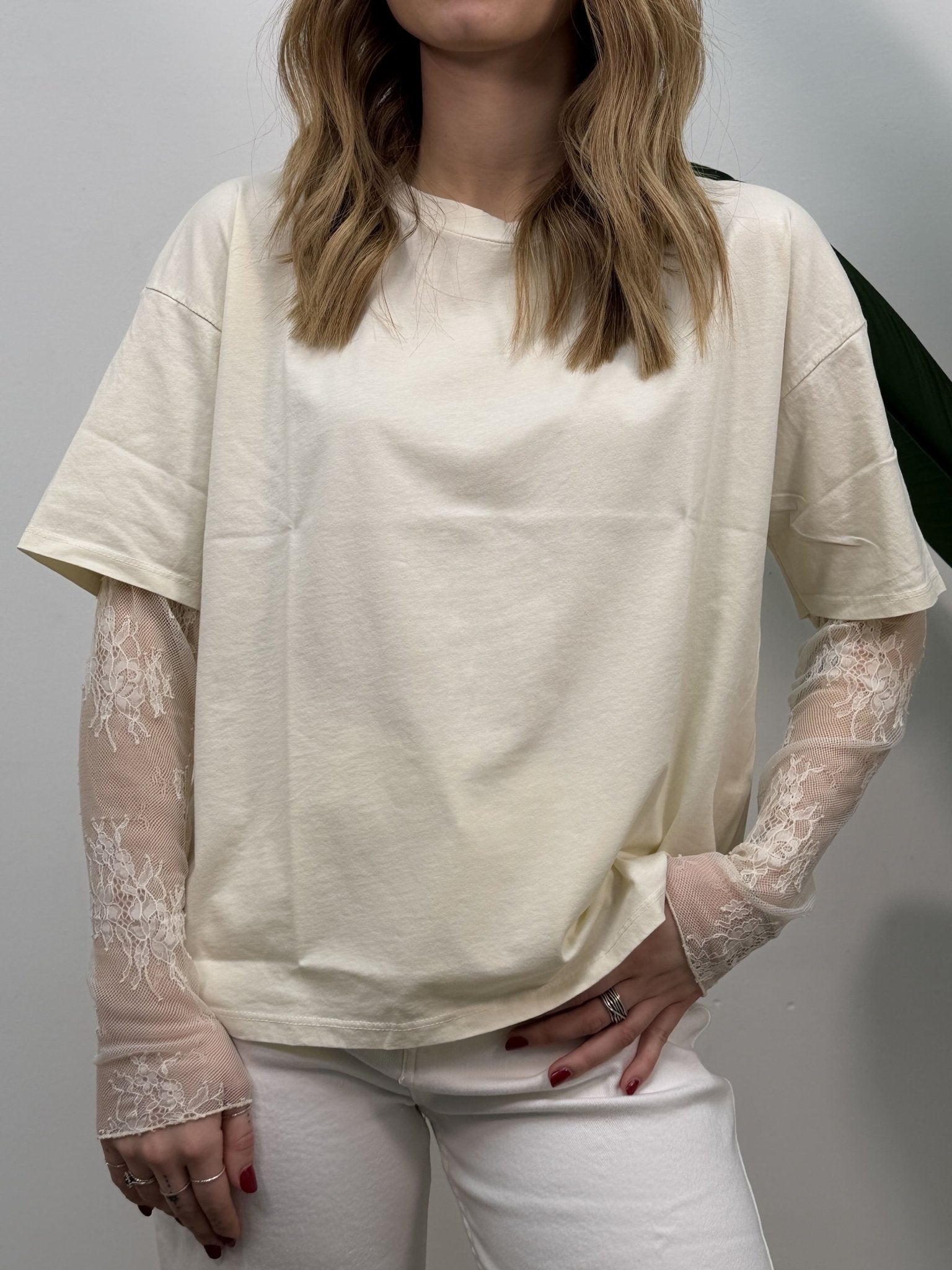 T-shirt girocollo mezza manica con inserto pizzo Susy Mix - GiuGiò | Shop online