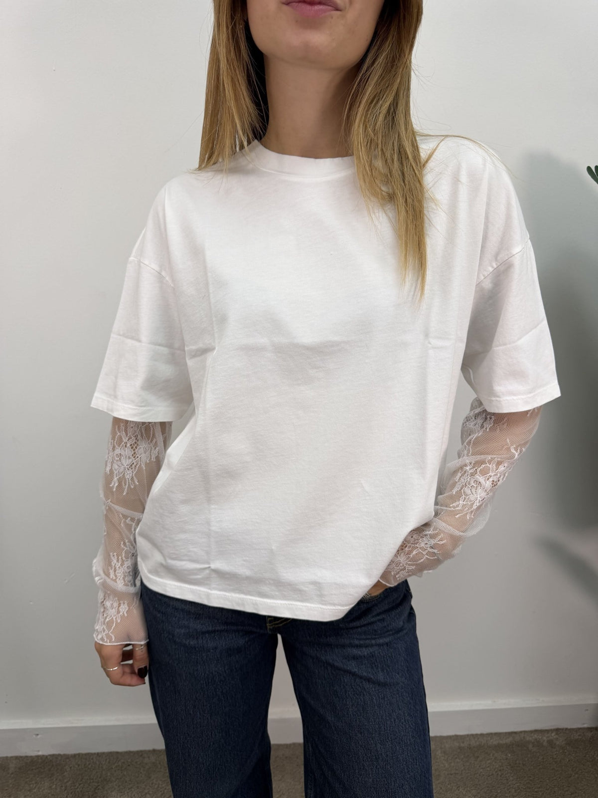 T-shirt girocollo mezza manica con inserto pizzo Susy Mix - GiuGiò | Shop online