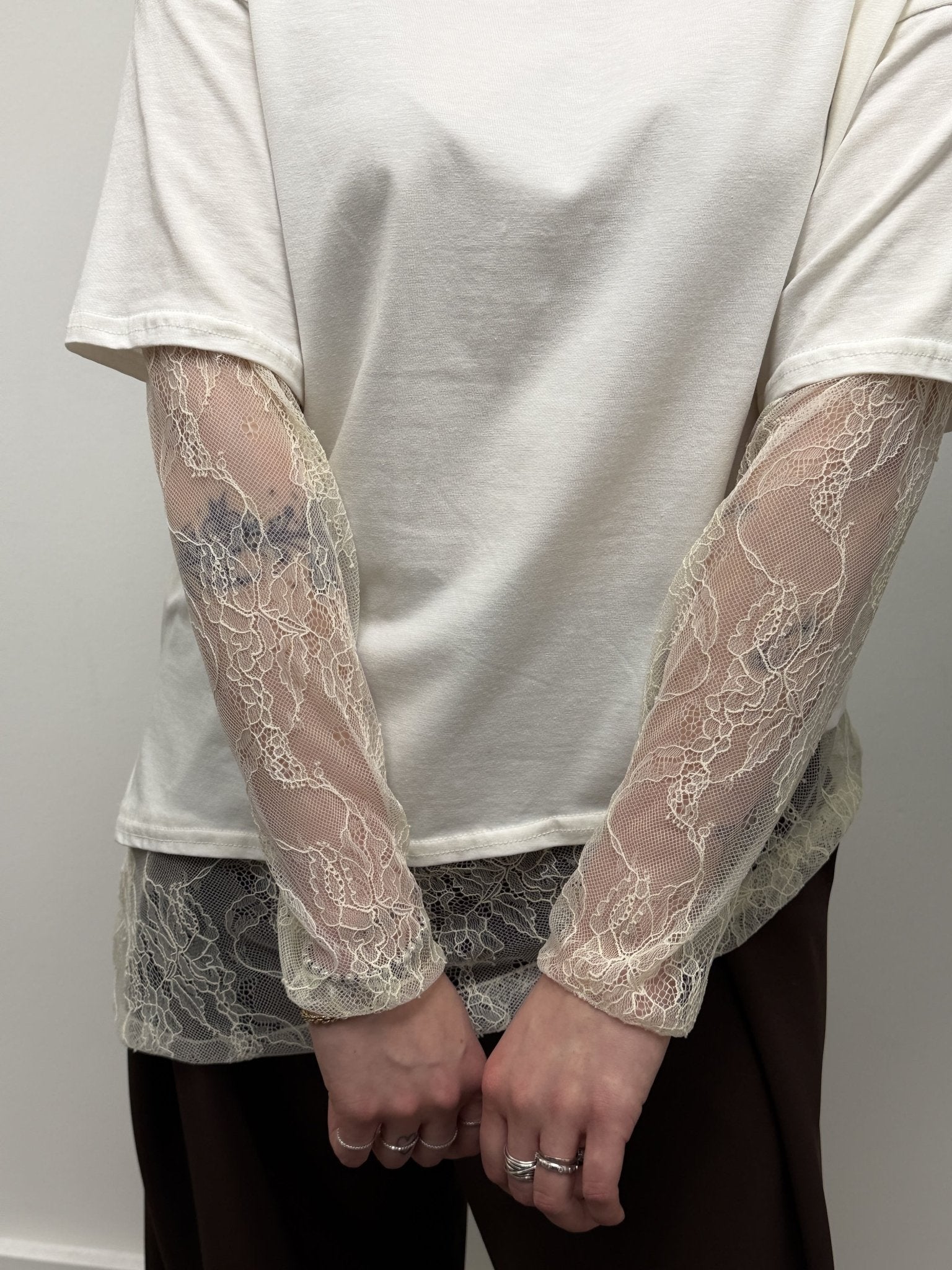 T-shirt over con manica e fondo in pizzo MyD - GiuGiò | Shop online