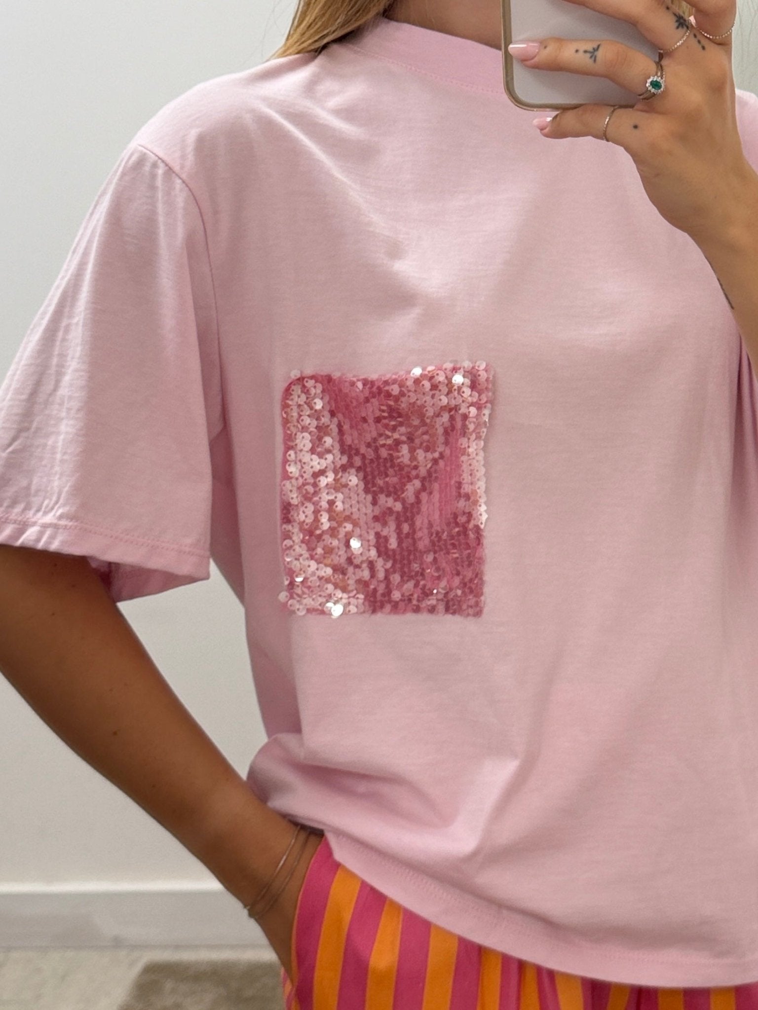 T-shirt taschino paillettes rosa Tensione In - GiuGiò | Shop online