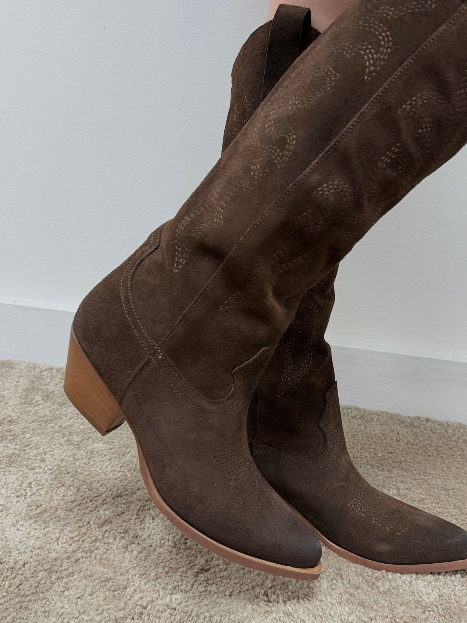 Texano alto in crosta con ricami Via Mondana - GiuGiò | Shop online