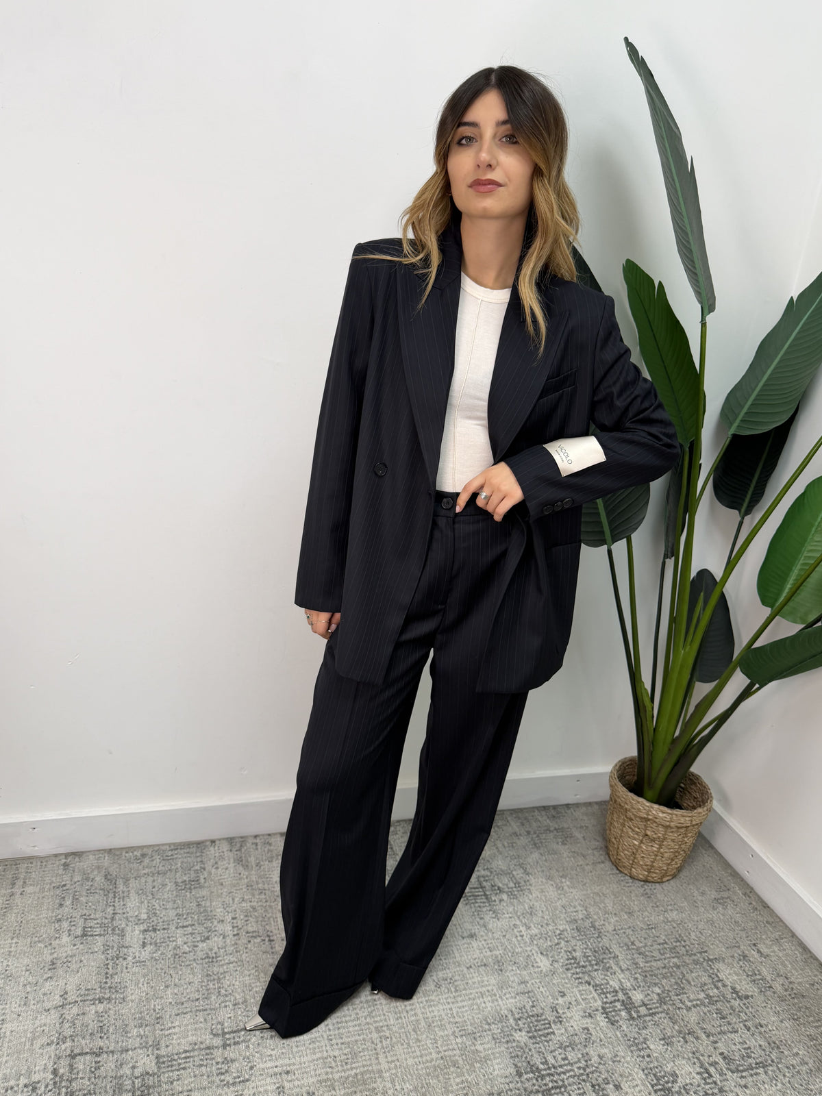 Pantalone gessato con risvolto cucito Vicolo