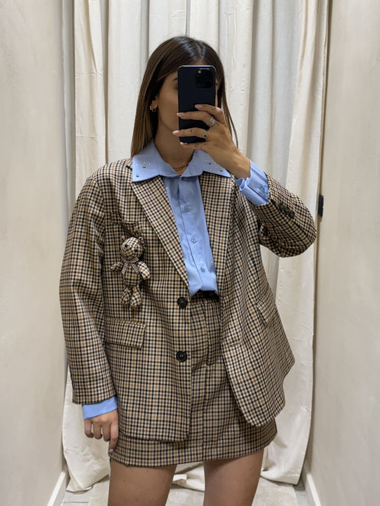 Giacca over micro check con spilla teddy Dixie