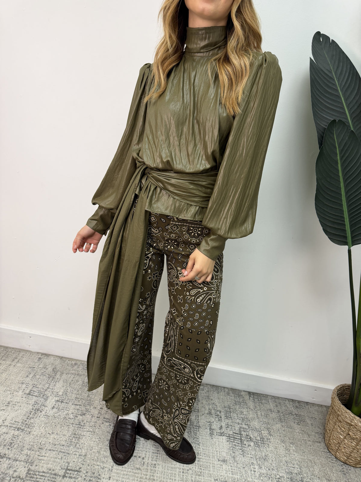 Blusa laminata spalline imbottite e fusciacca HaveOne