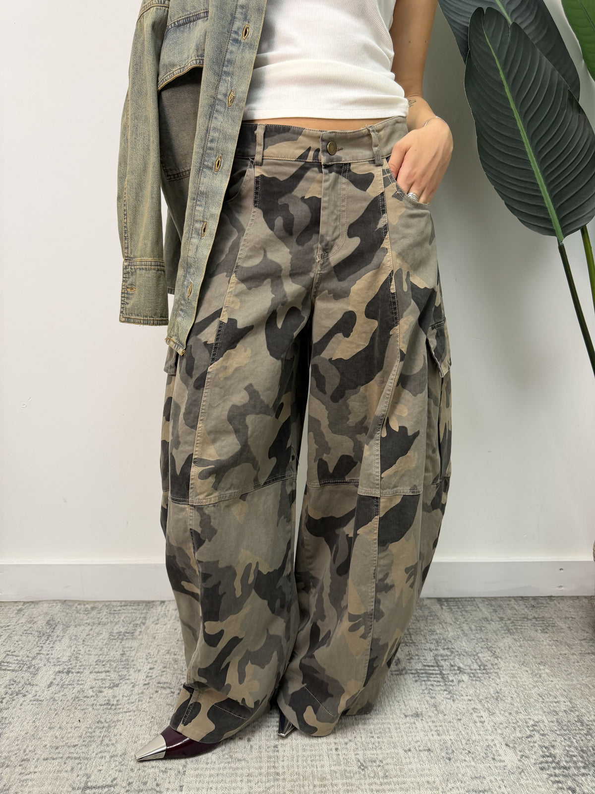 Pantalone cargo stampa camouflage Tensione In