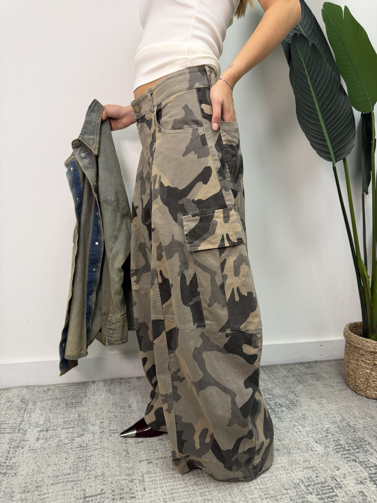 Pantalone cargo stampa camouflage Tensione In