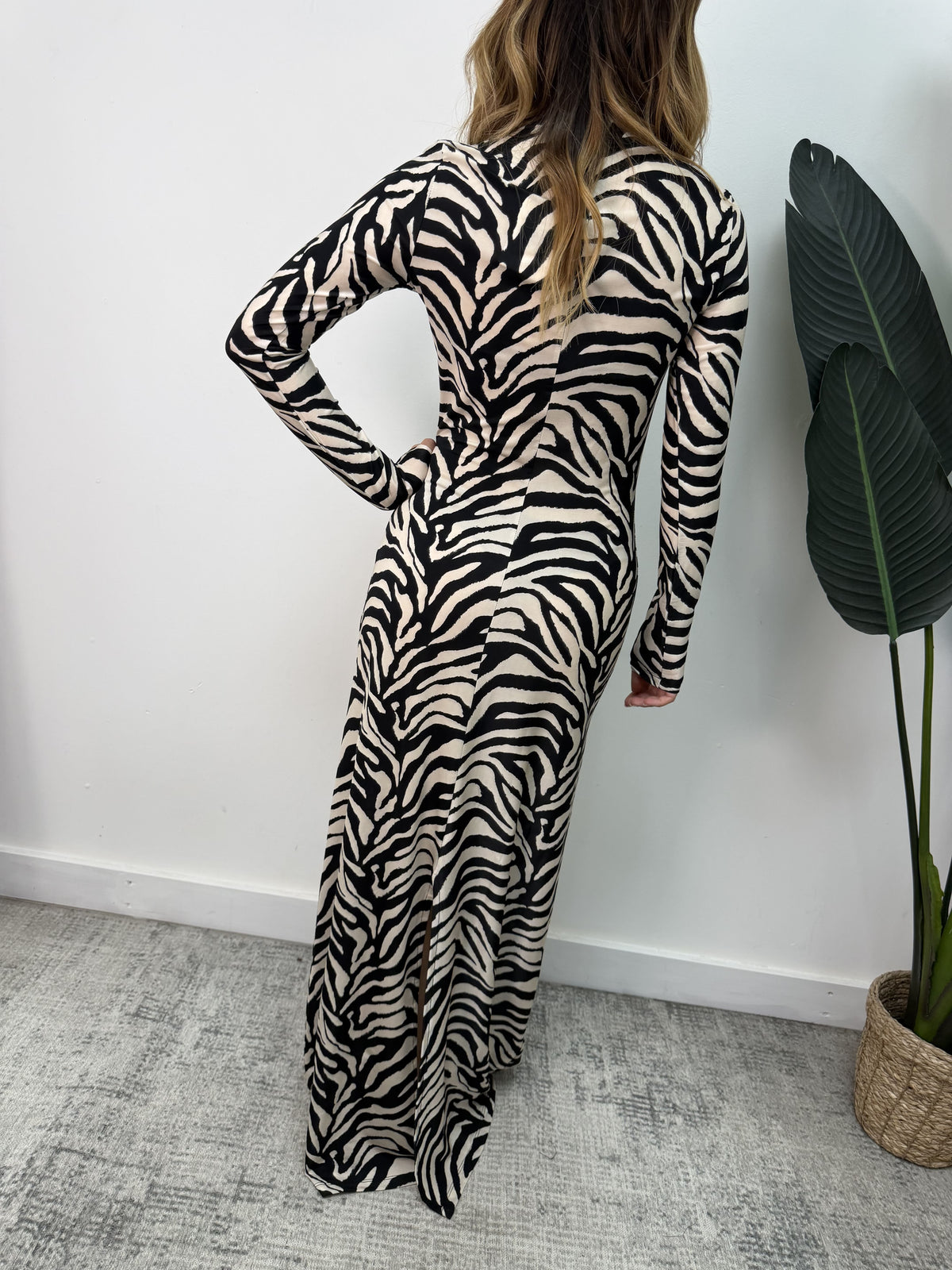 Abito silhouette fantasia zebra Tensione In LIMITED EDITION