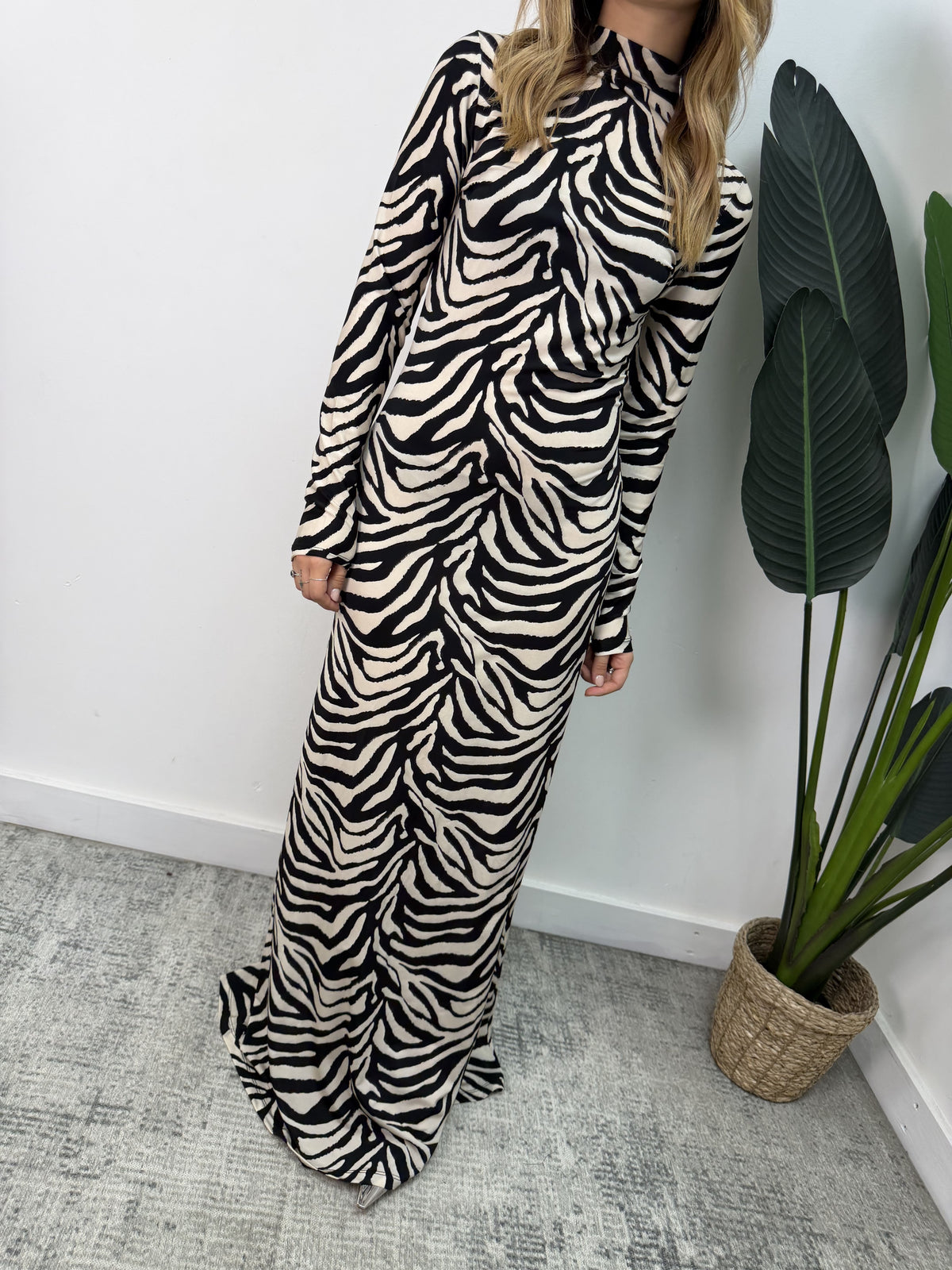 Abito silhouette fantasia zebra Tensione In LIMITED EDITION