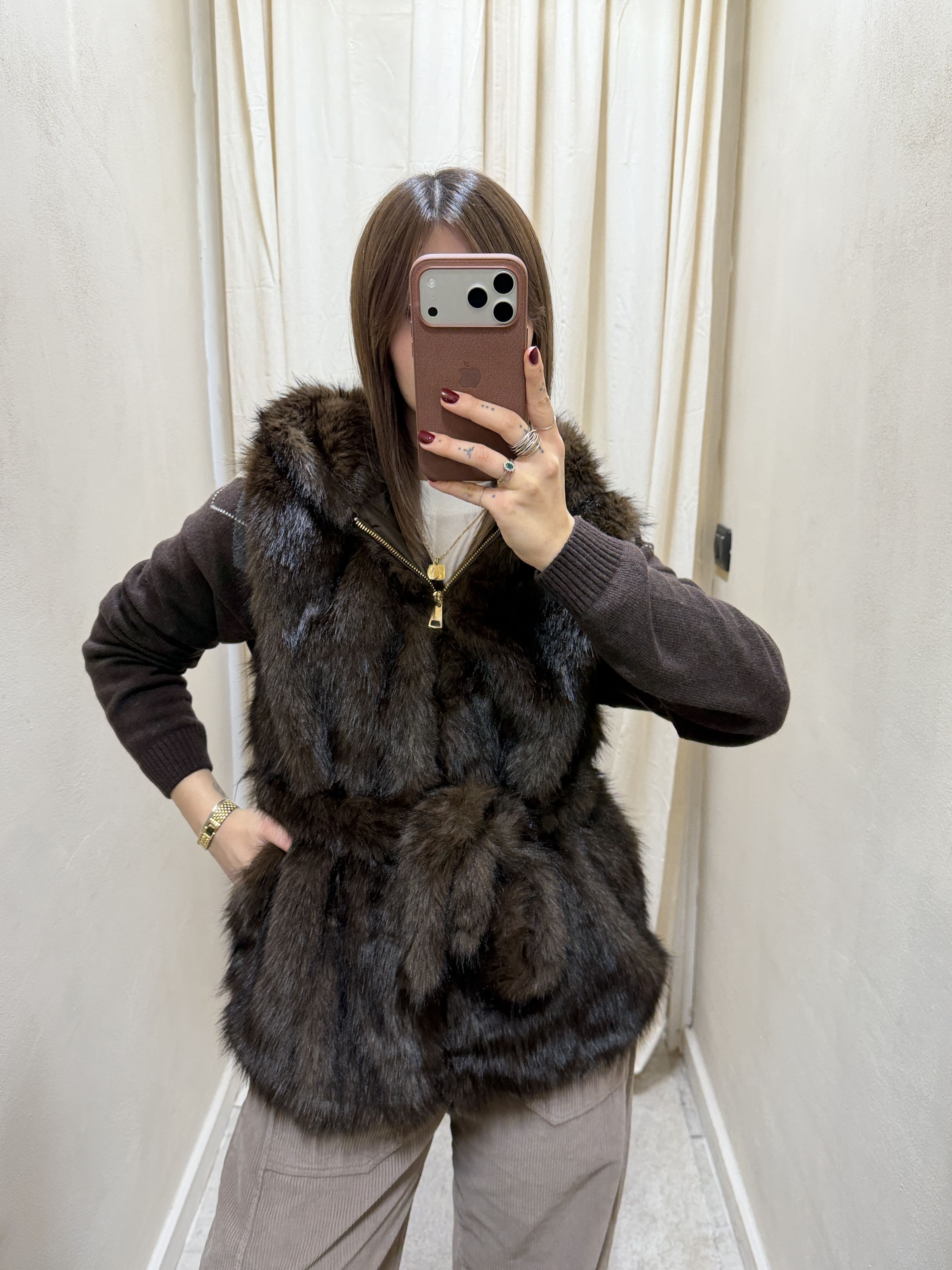 Gilet in eco-pelliccia con fusciacca MyD