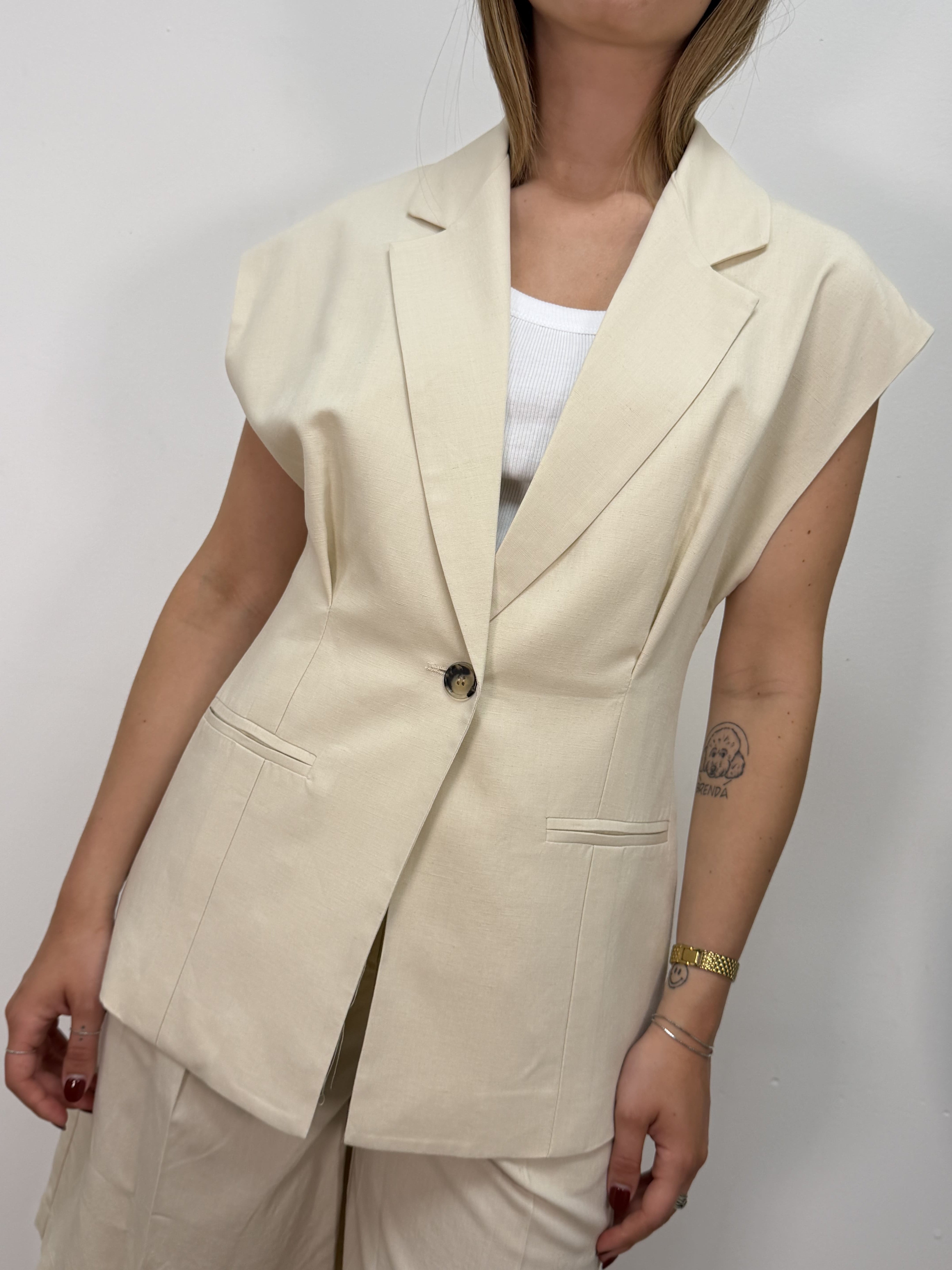 Gilet fittato in misto lino VICOLO