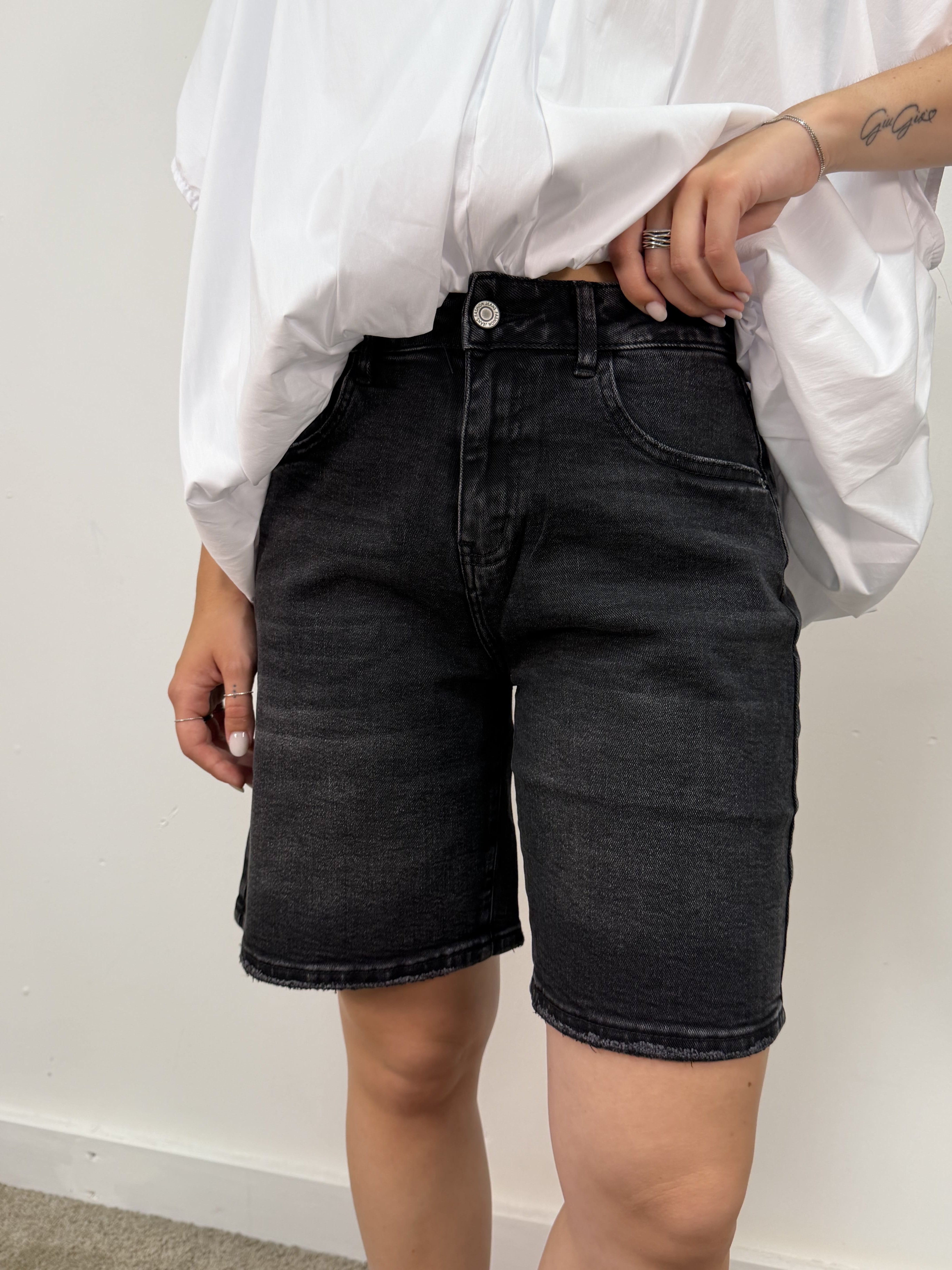 Bermuda in denim nero MyD