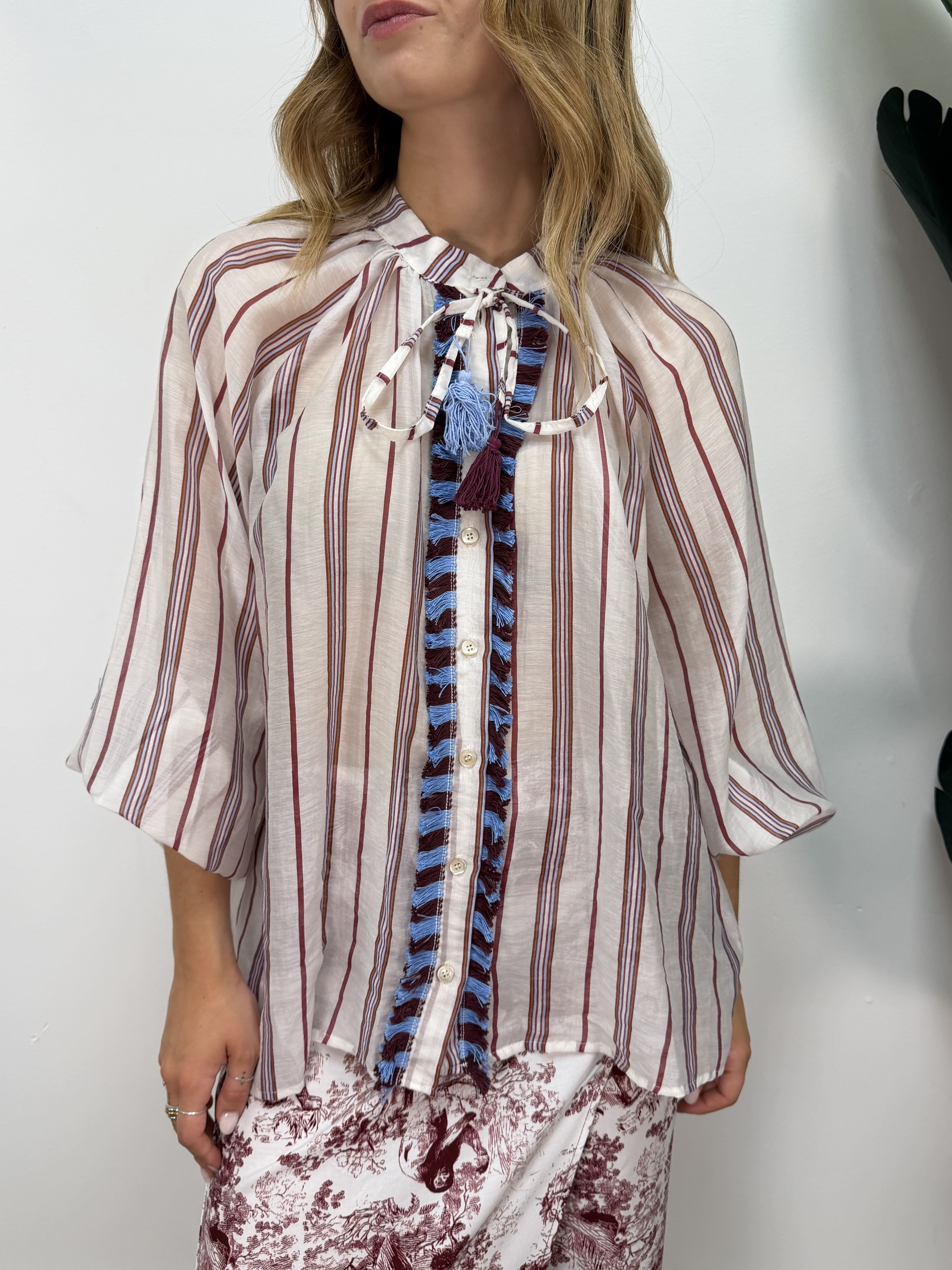 Camicia rigata con nappine Tensione In