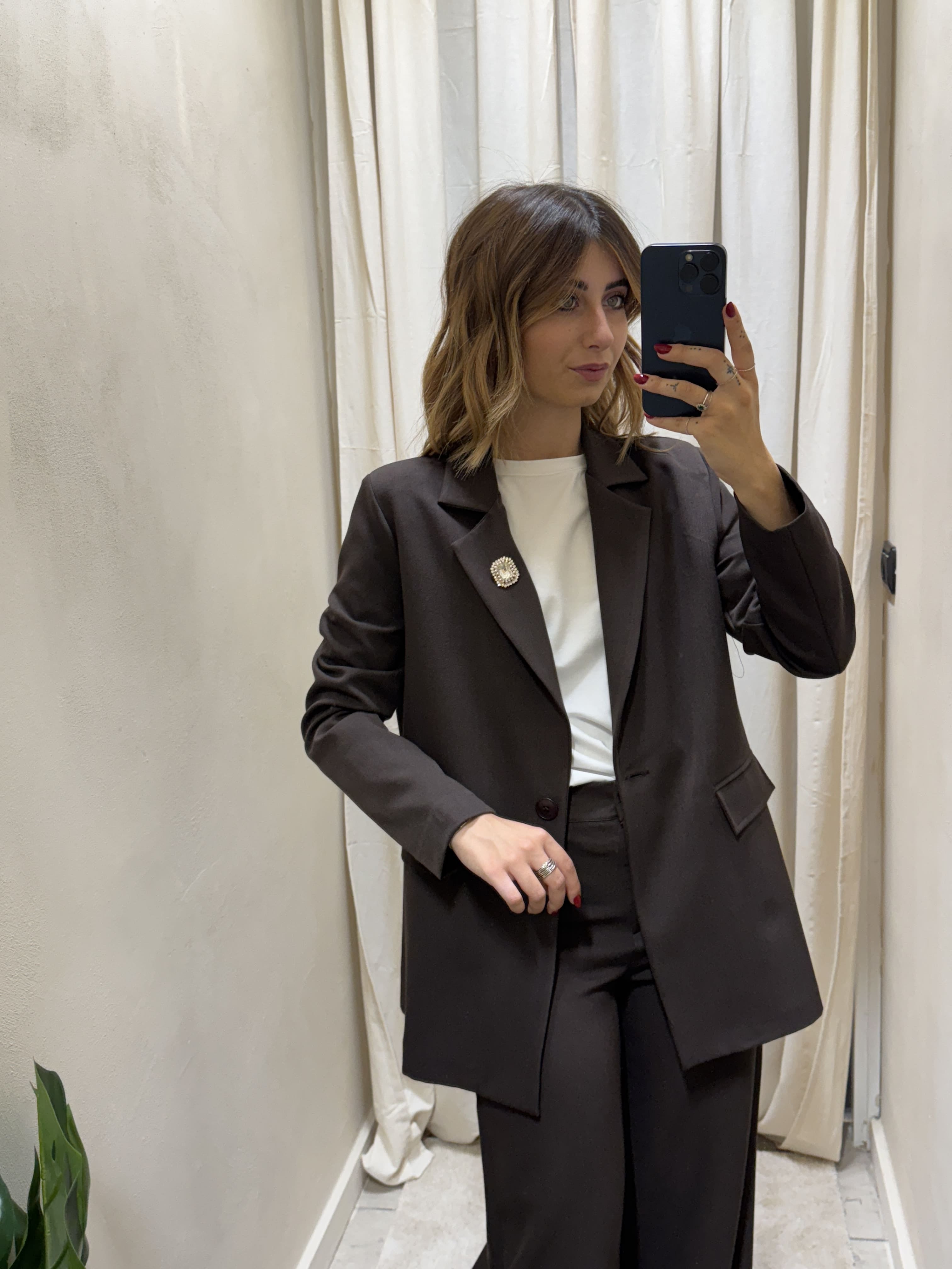 Giacca dritta con spilla MyD