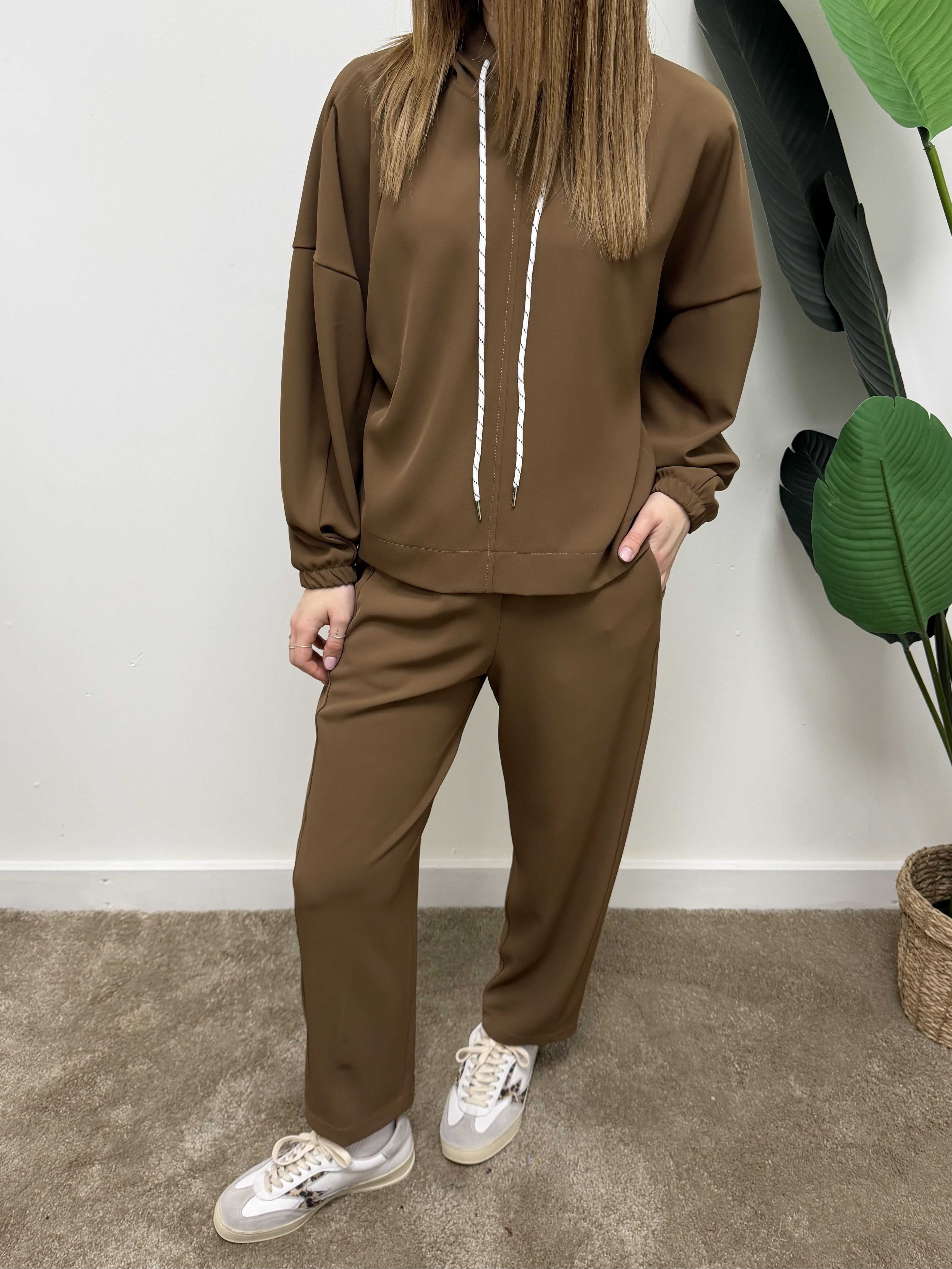 Coordinato tessuto fluido felpa + pantalone gamba dritta Susy Mix