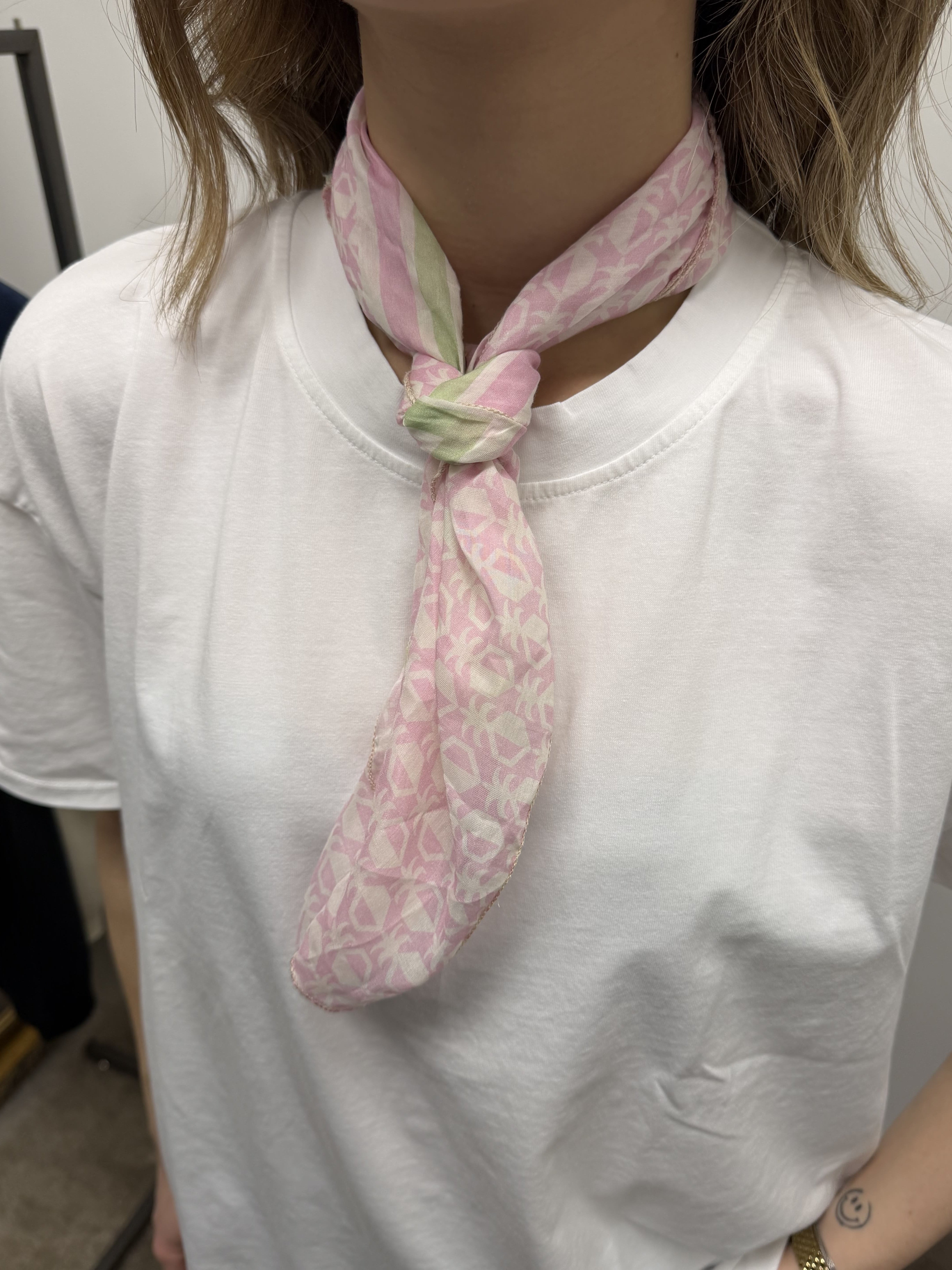 Foulard piccolo disegno rosa in cotone Susy Mix