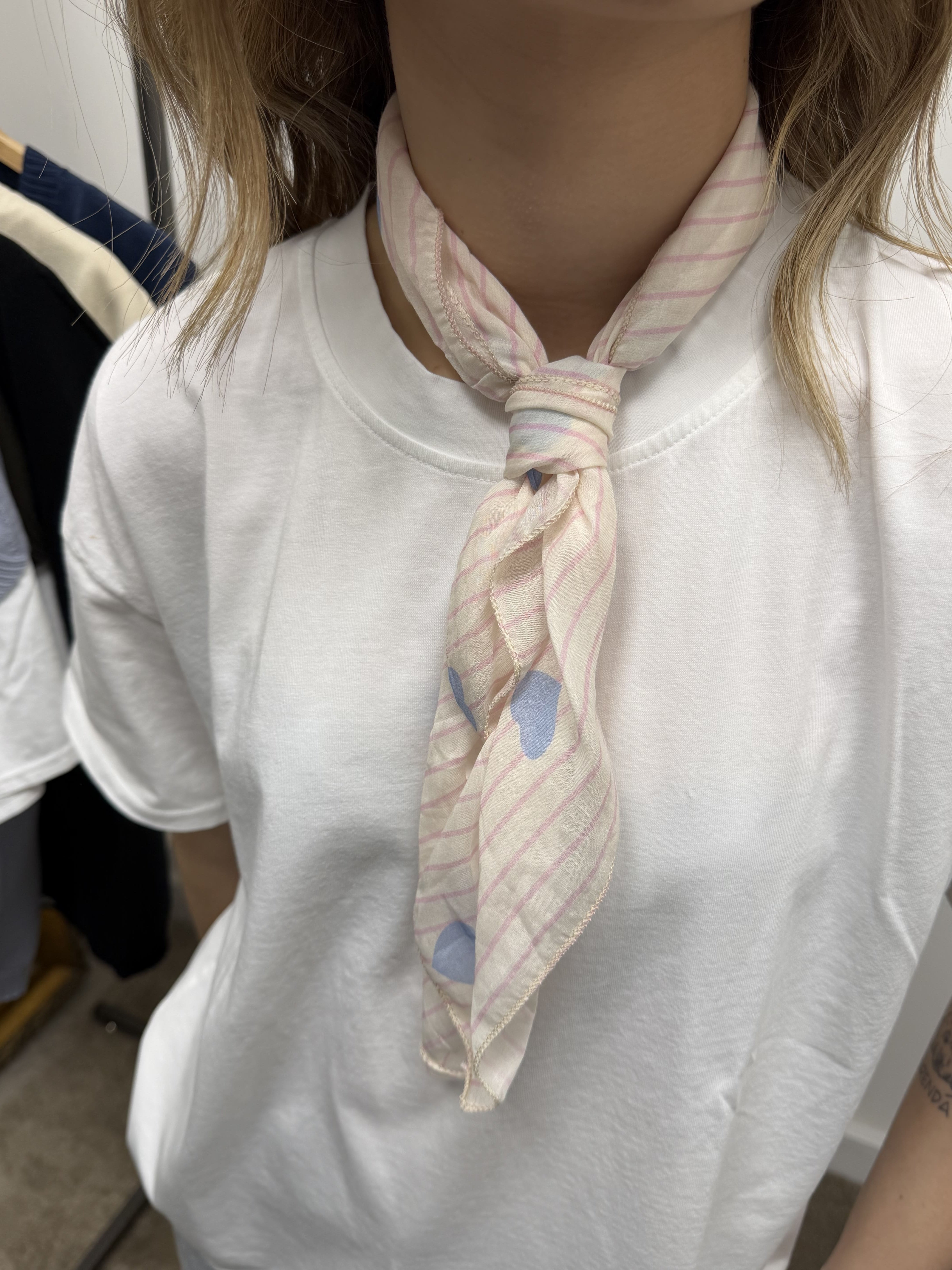 Foulard piccolo stampa cuori celesti in cotone Susy Mix