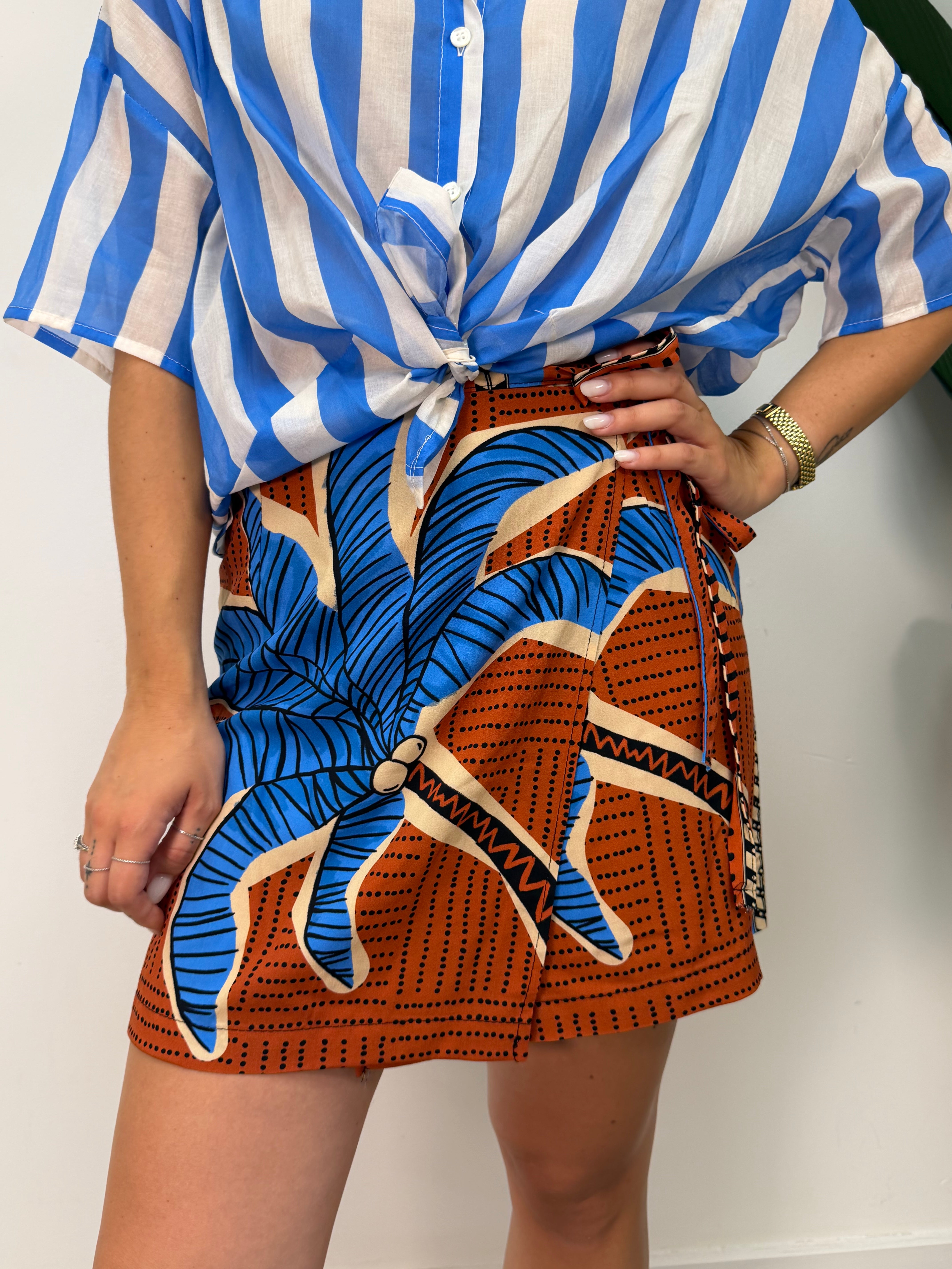 Coordinato camicia e minigonna pareo a fantasia celeste Vicolo