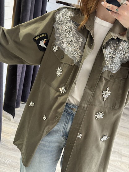 Camicia vintage con applicazioni cabochon HaveOne